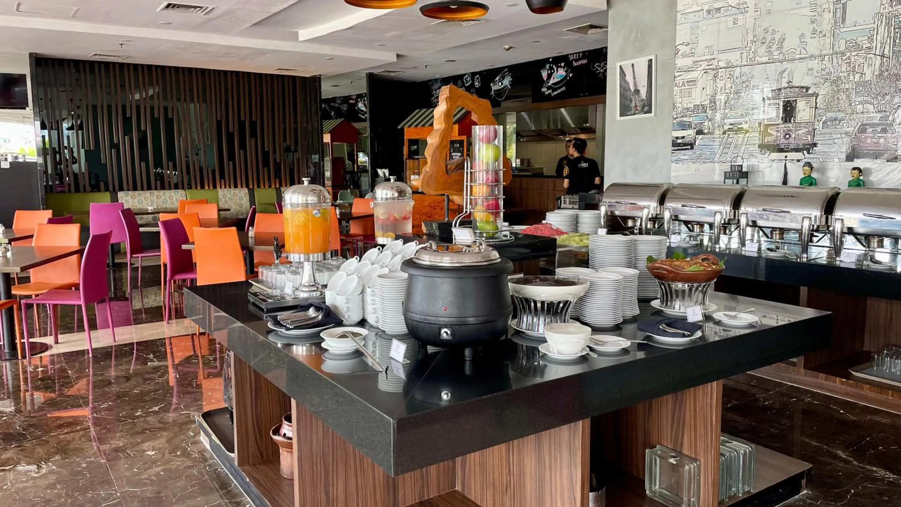 Restaurant/places to eat in HORU HOTEL MANGGA DUA SQUARE