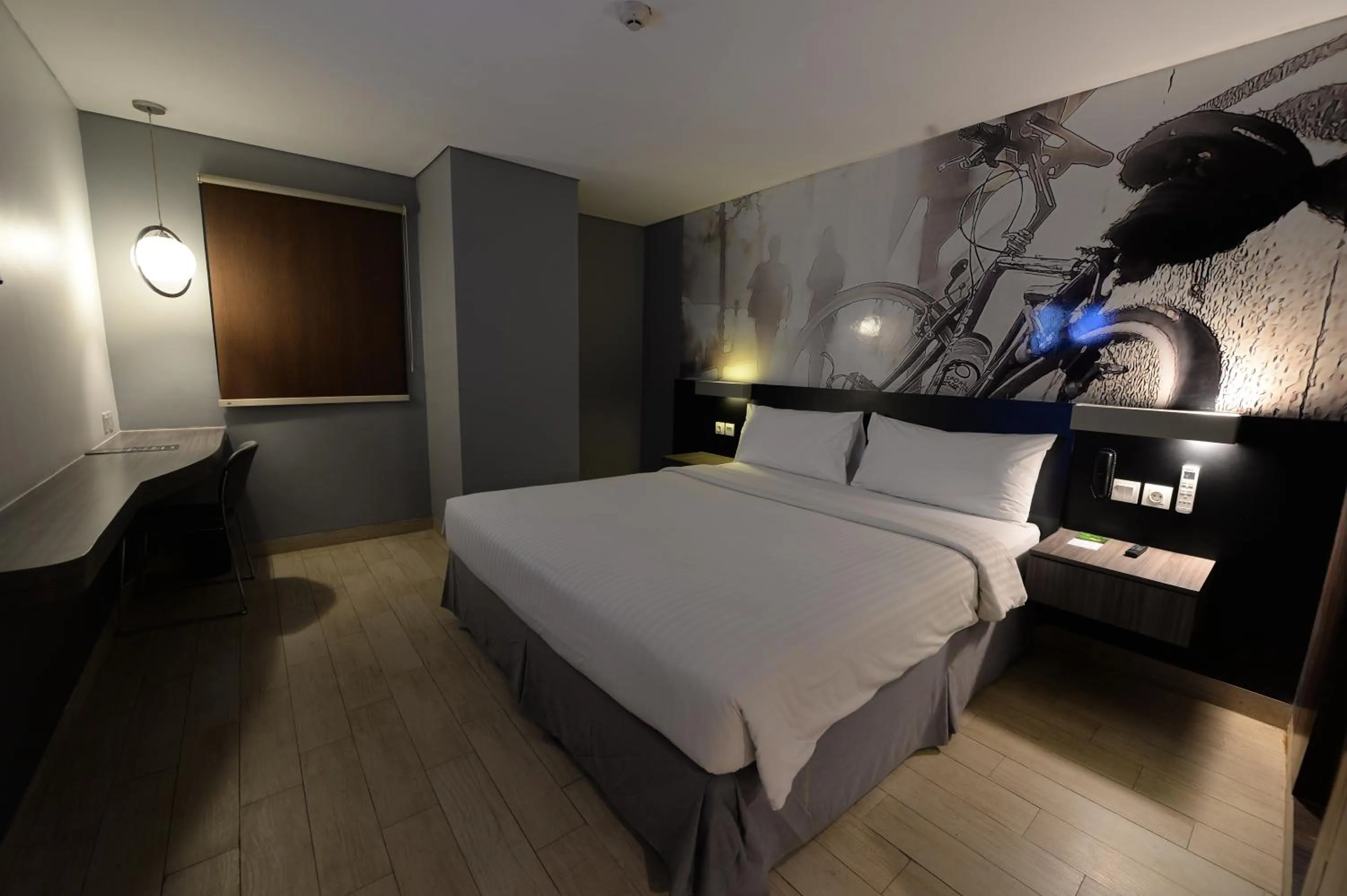 Guests, Bed in HORU HOTEL MANGGA DUA SQUARE