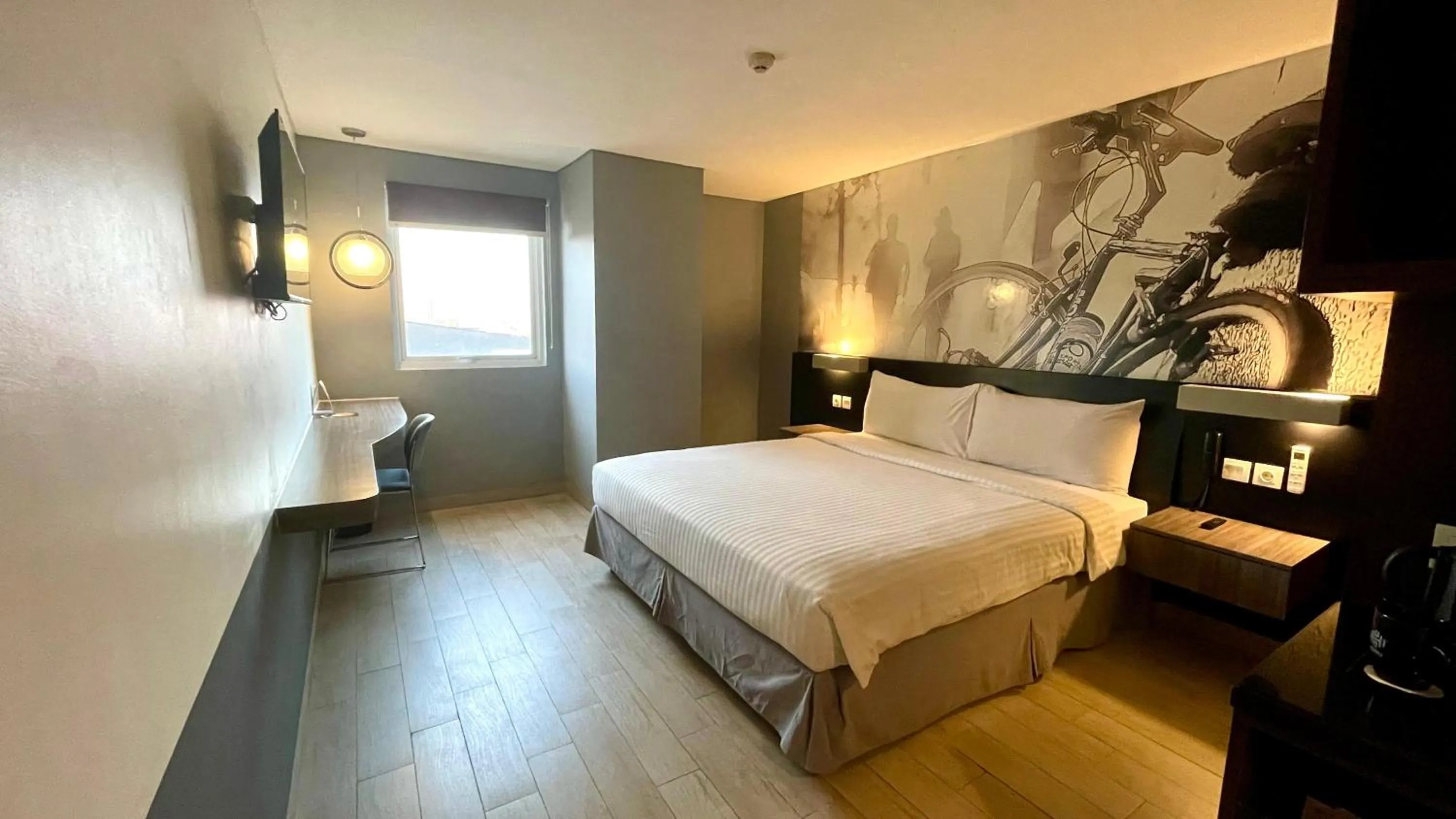 Bedroom, Bed in HORU HOTEL MANGGA DUA SQUARE