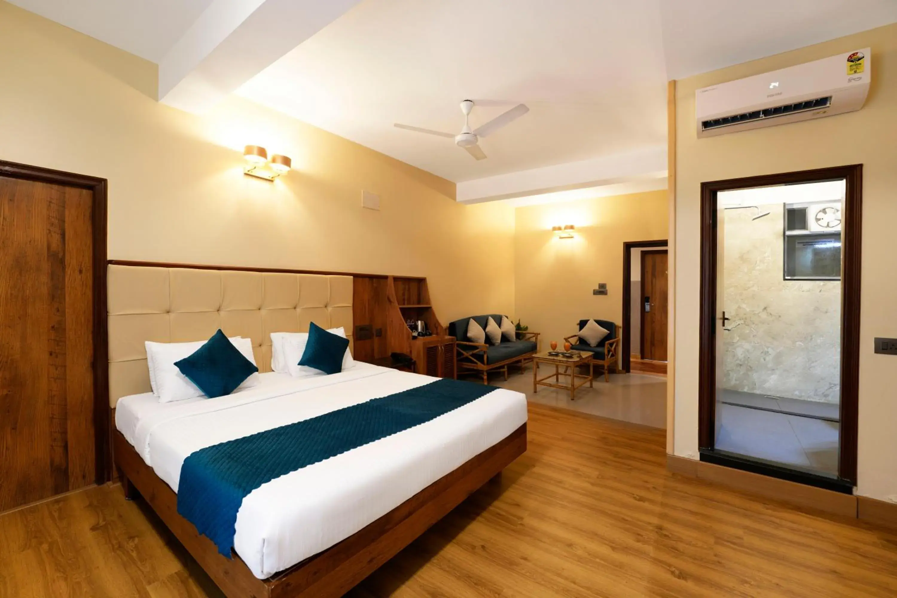 Bed in Cross Roads Inn Bed in Cross Roads Inn