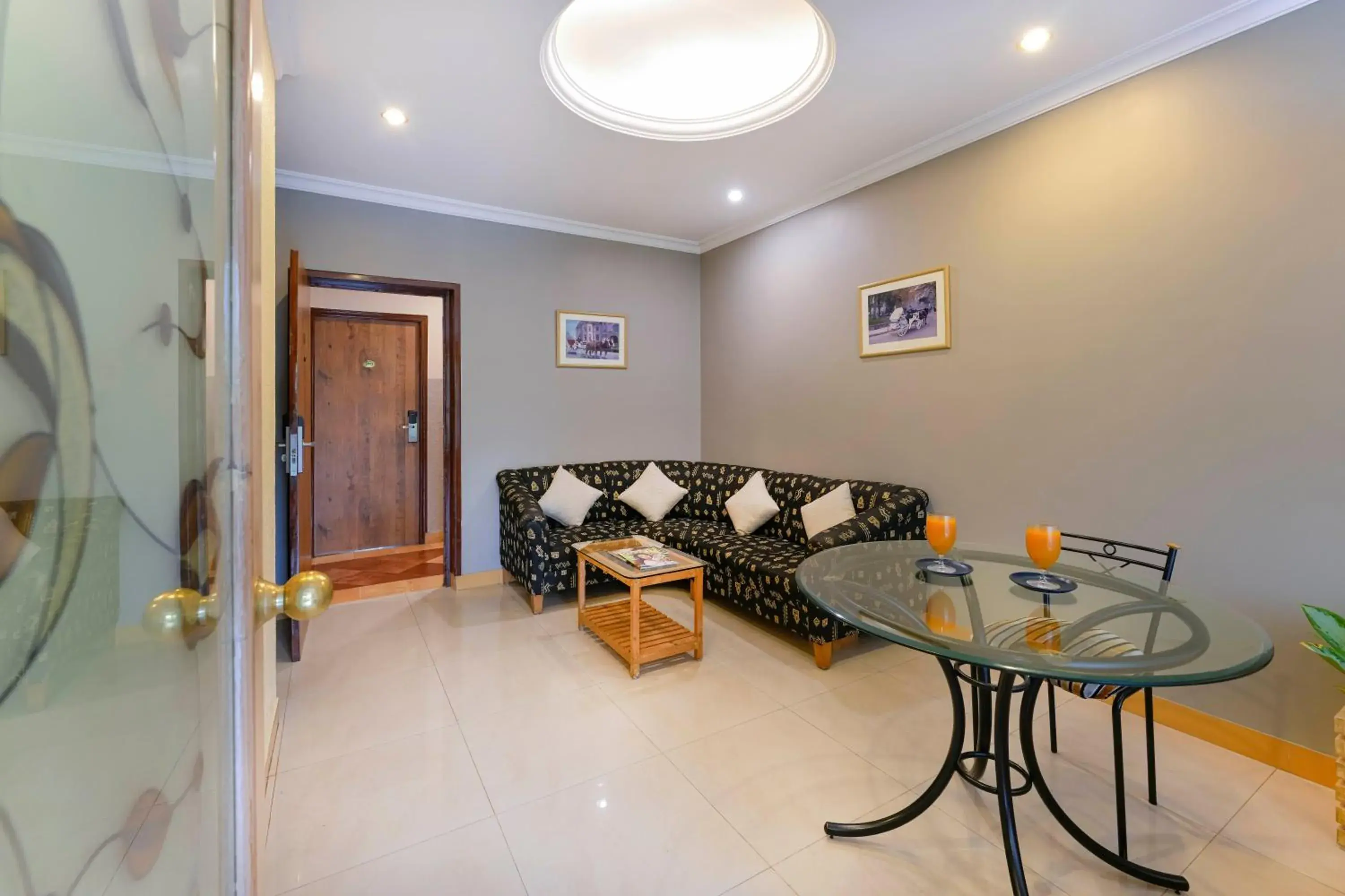 Bed in Cross Roads Inn Bed in Cross Roads Inn