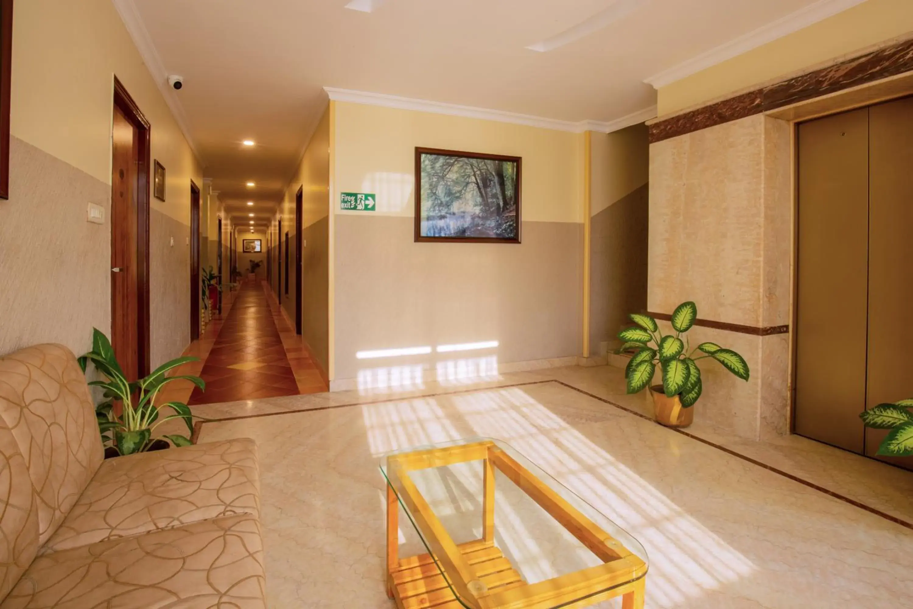 Lobby or reception in Cross Roads Inn Lobby or reception in Cross Roads Inn