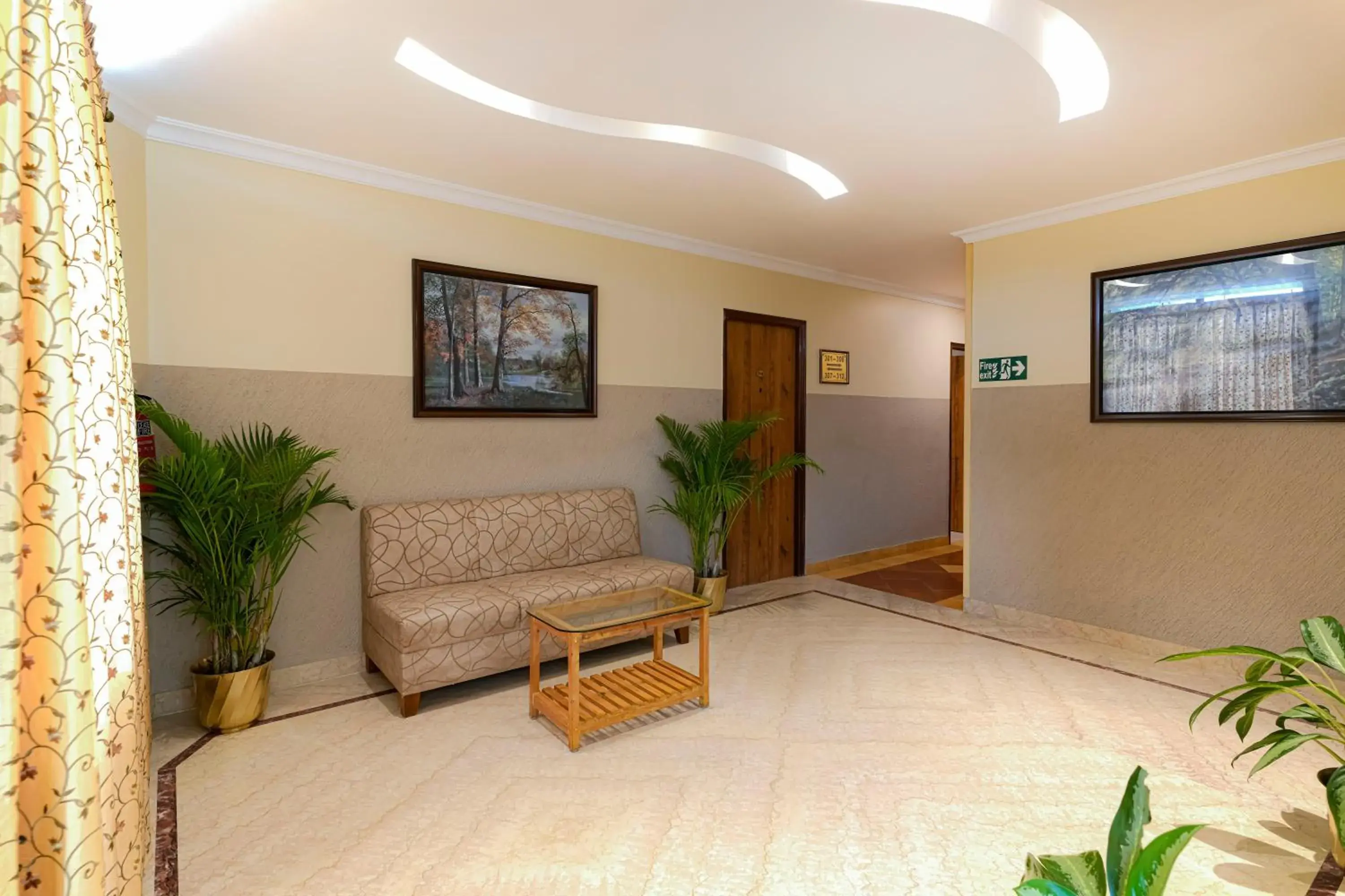 Lobby or reception in Cross Roads Inn Lobby or reception in Cross Roads Inn