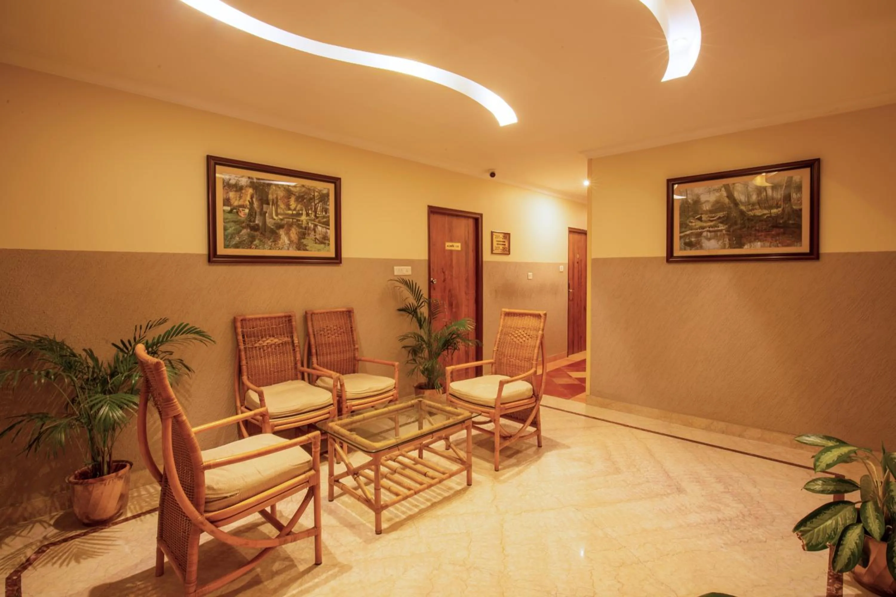 Living room in Cross Roads Inn