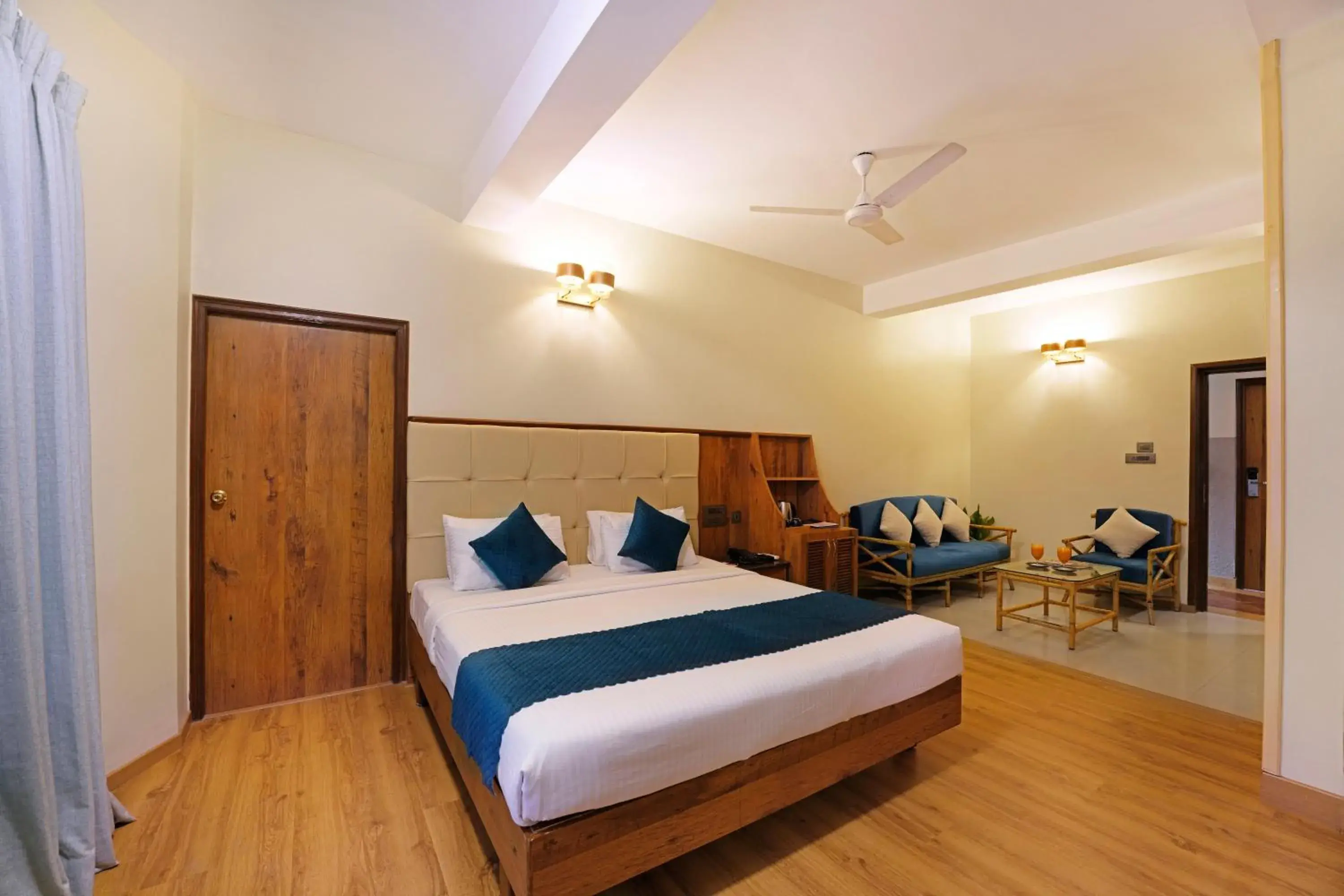 Bed in Cross Roads Inn Bed in Cross Roads Inn