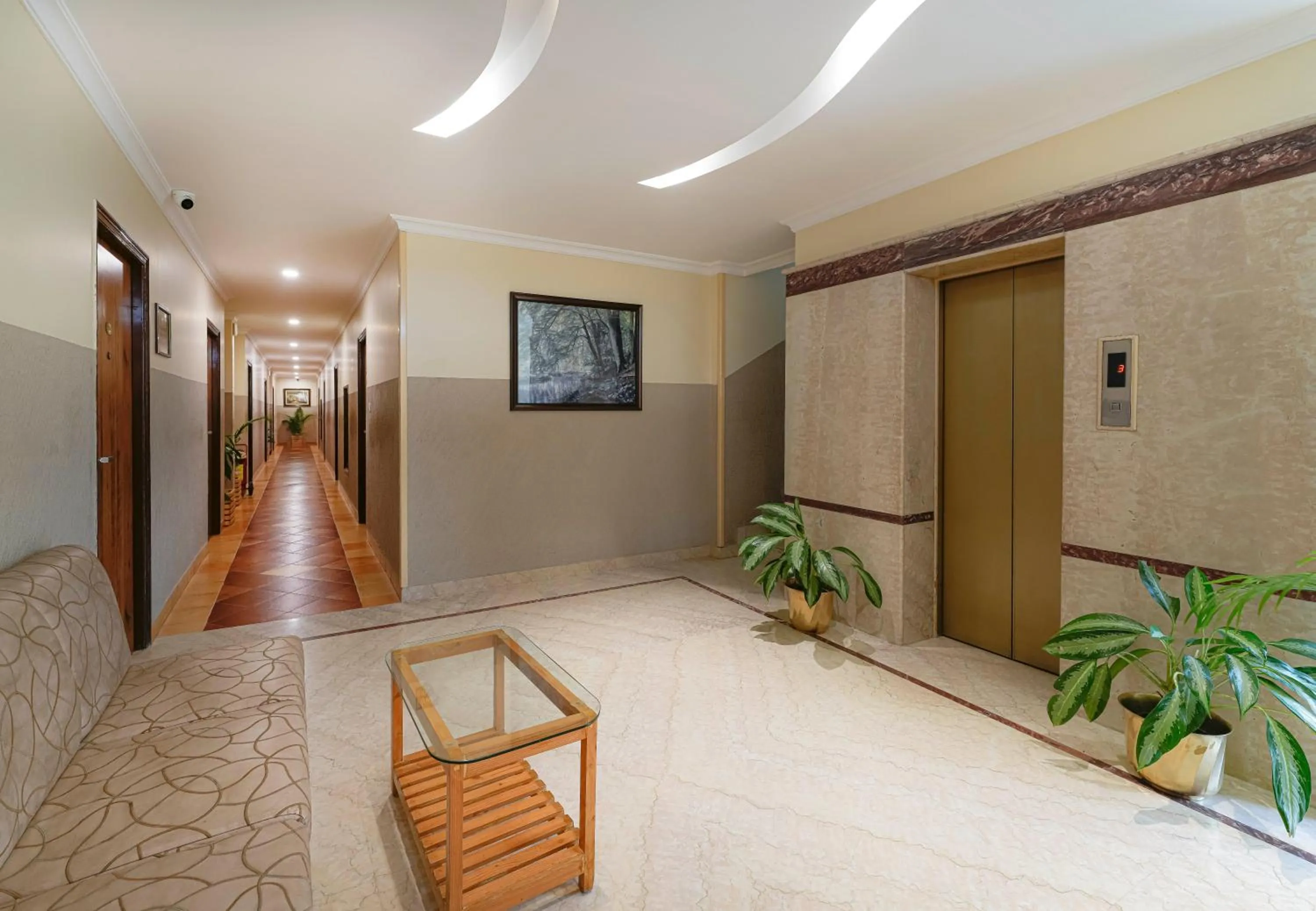 Lobby or reception in Cross Roads Inn