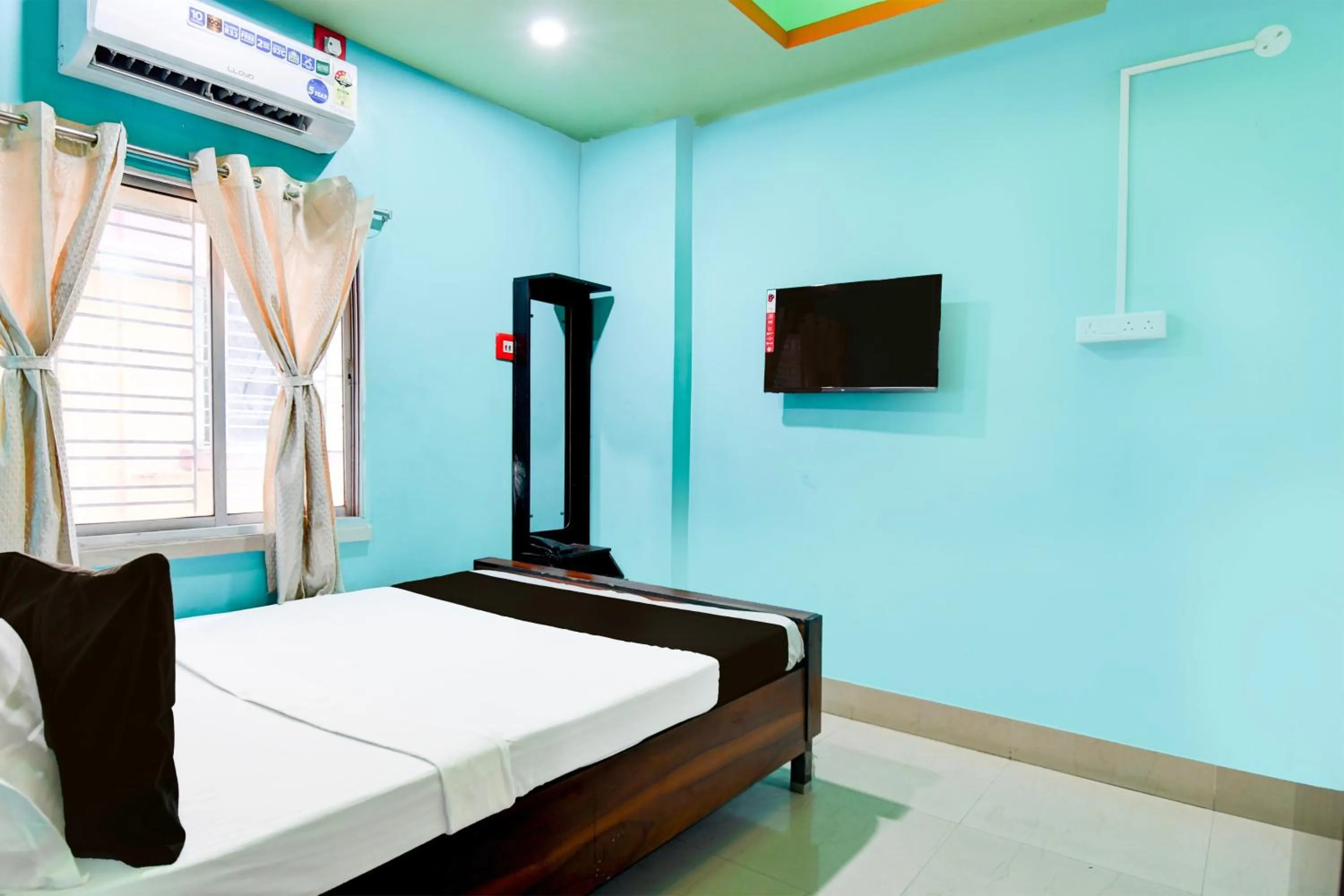 Bedroom, Bed in Hotel O by OYO Elixir