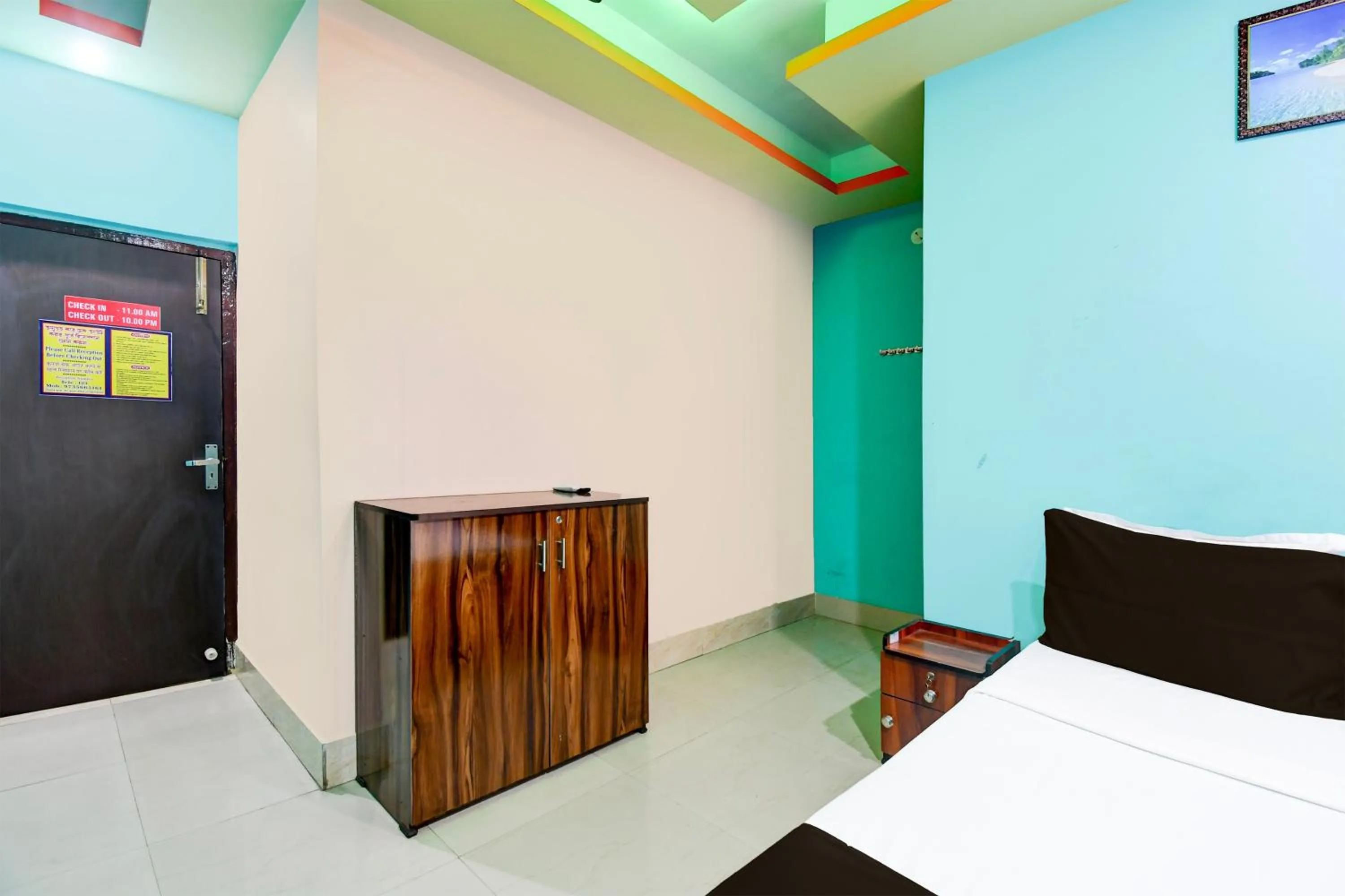 Facade/entrance, Bed in Hotel O by OYO Elixir