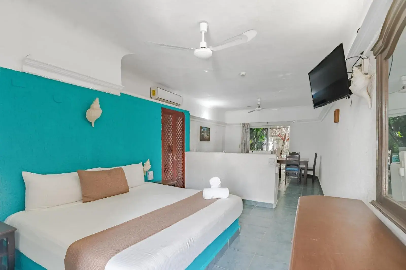 Communal lounge/ TV room, Bed in Mayan Art Hotel 10 avenue Communal lounge/ TV room, Bed in Mayan Art Hotel 10 avenue