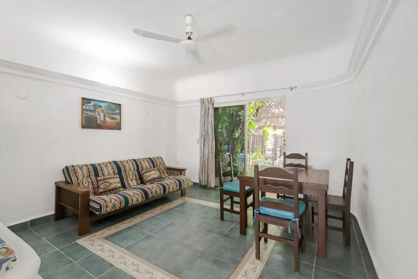 Living room in Mayan Art Hotel 10 avenue Living room in Mayan Art Hotel 10 avenue