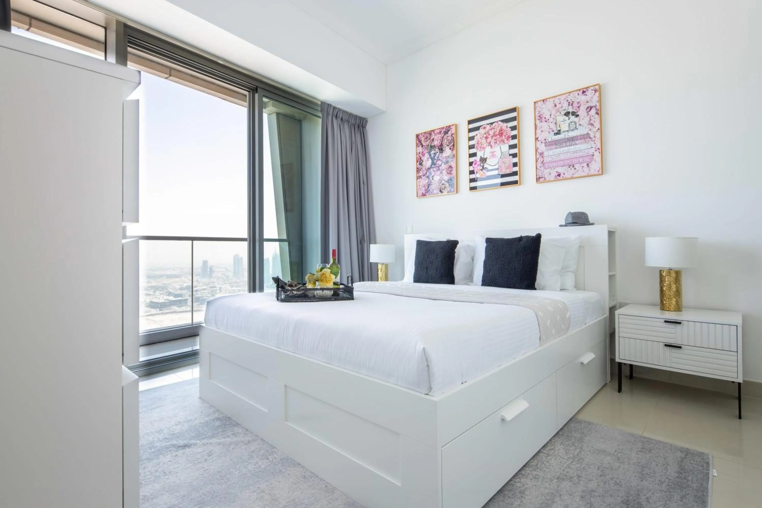 Bed in Frank Porter - Ocean Heights