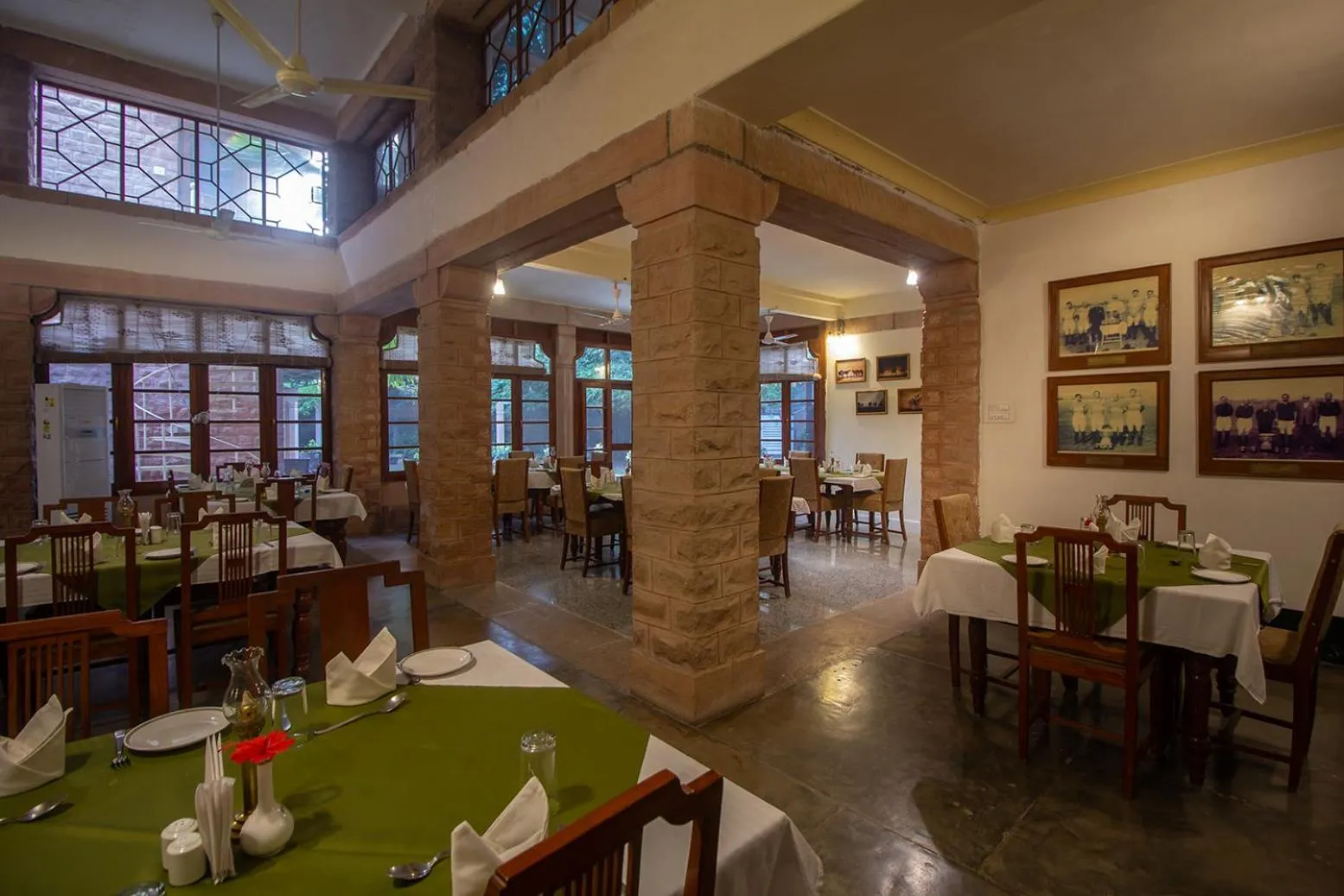 Restaurant/places to eat in Polo Heritage Hotel