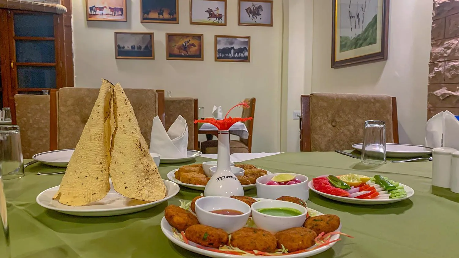 Food and drinks in Polo Heritage Hotel