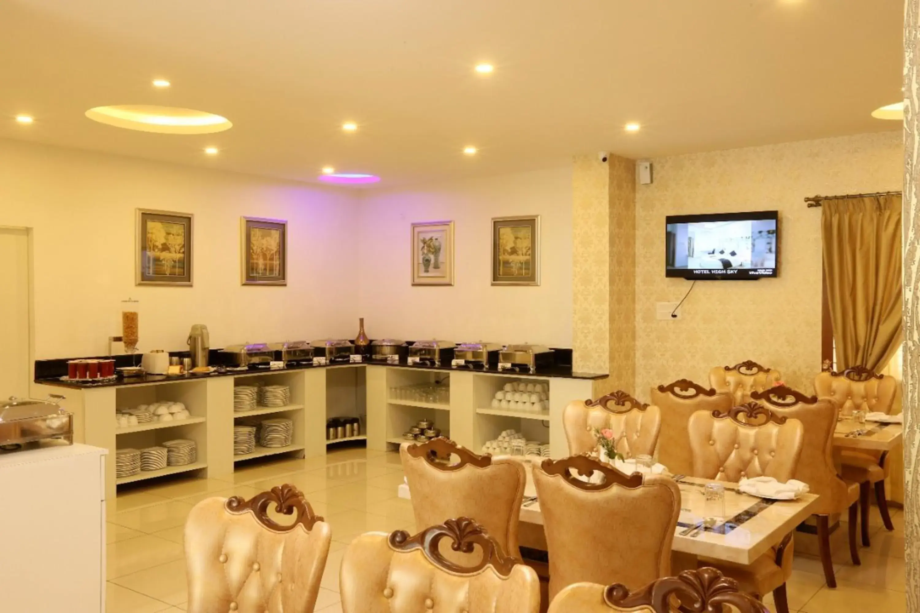 Restaurant/places to eat in Premier Suites Business Hotel Restaurant/places to eat in Premier Suites Business Hotel