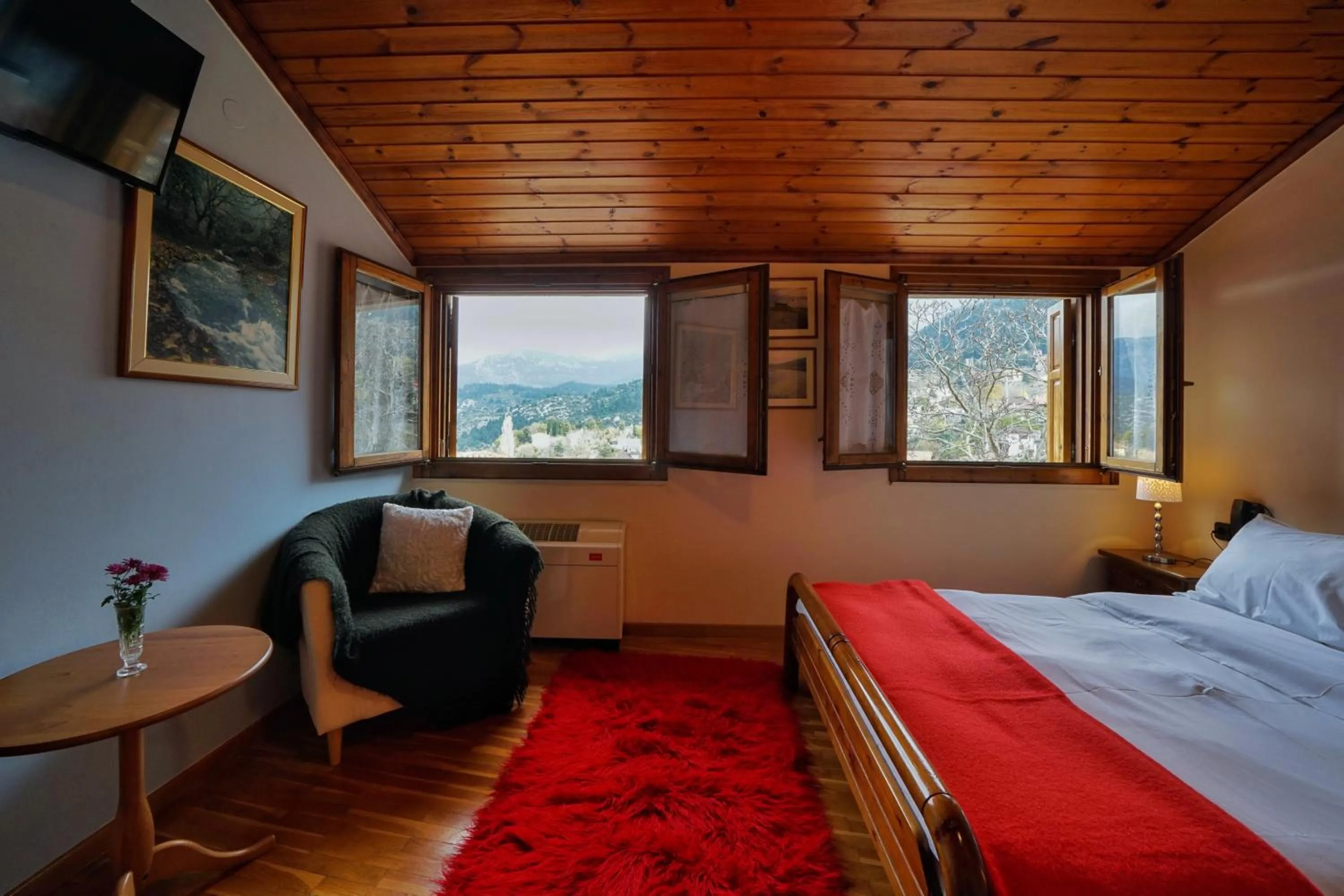 Bed in To Balkoni tis Agorianis