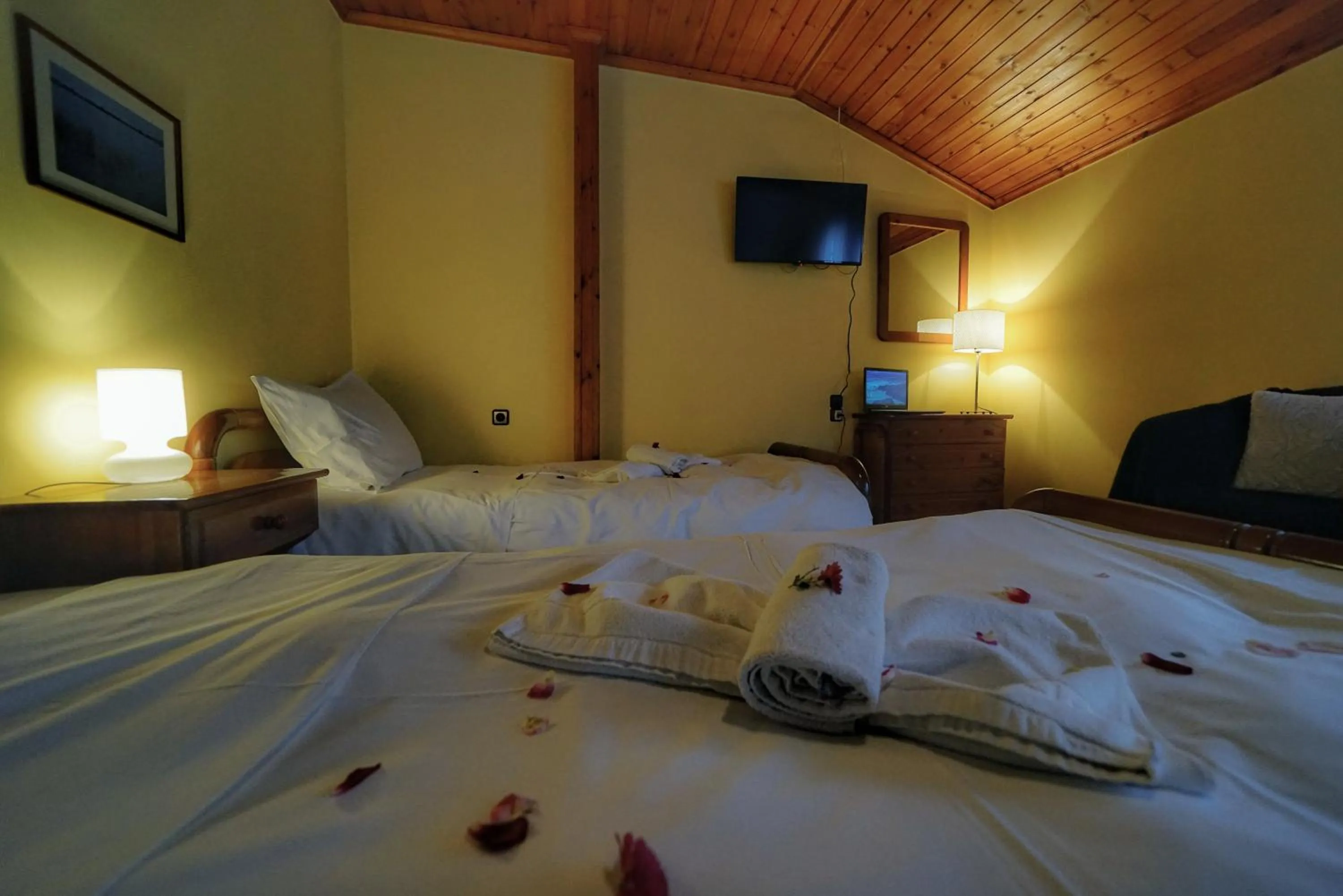 Bed in To Balkoni tis Agorianis