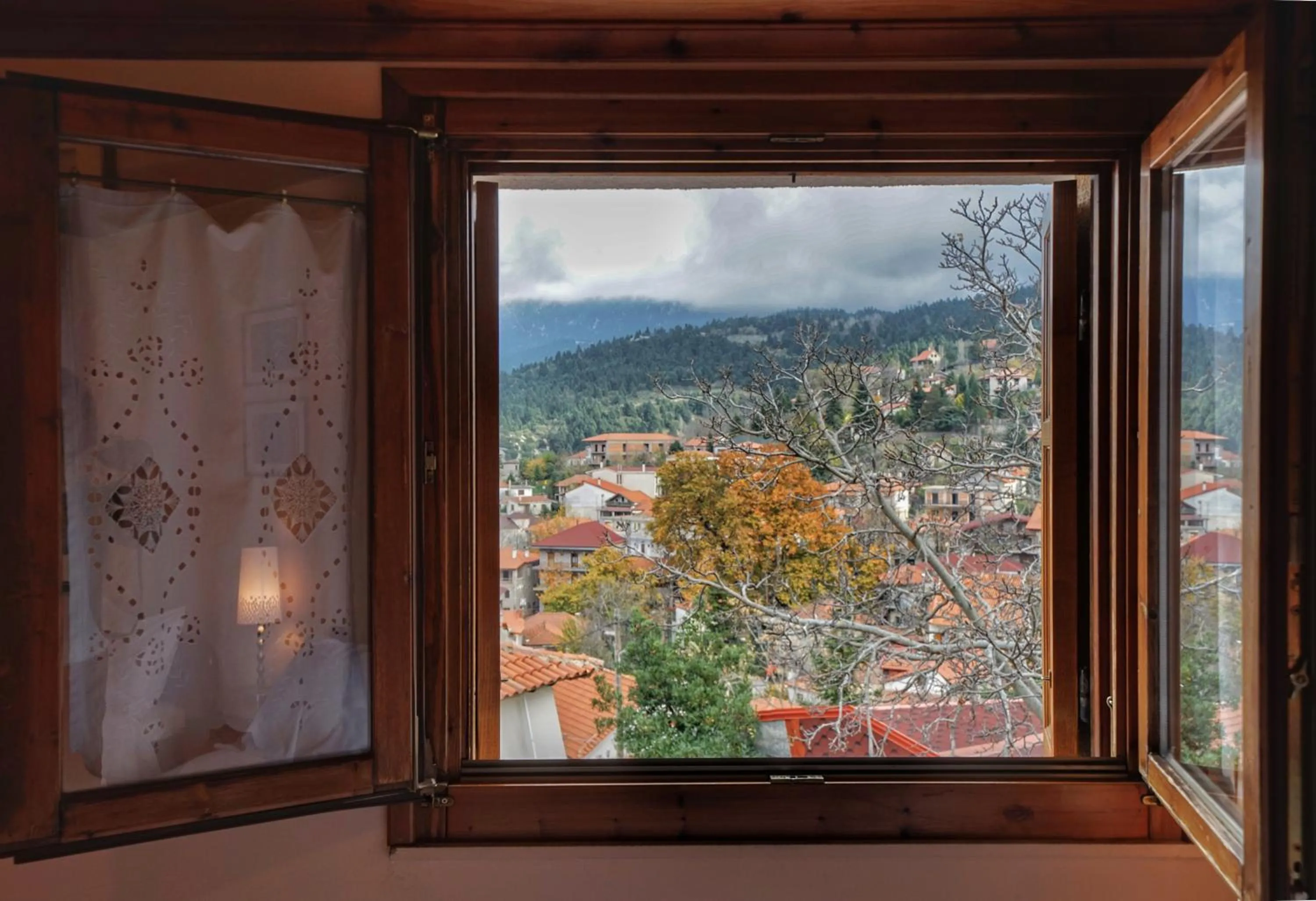 To Balkoni tis Agorianis