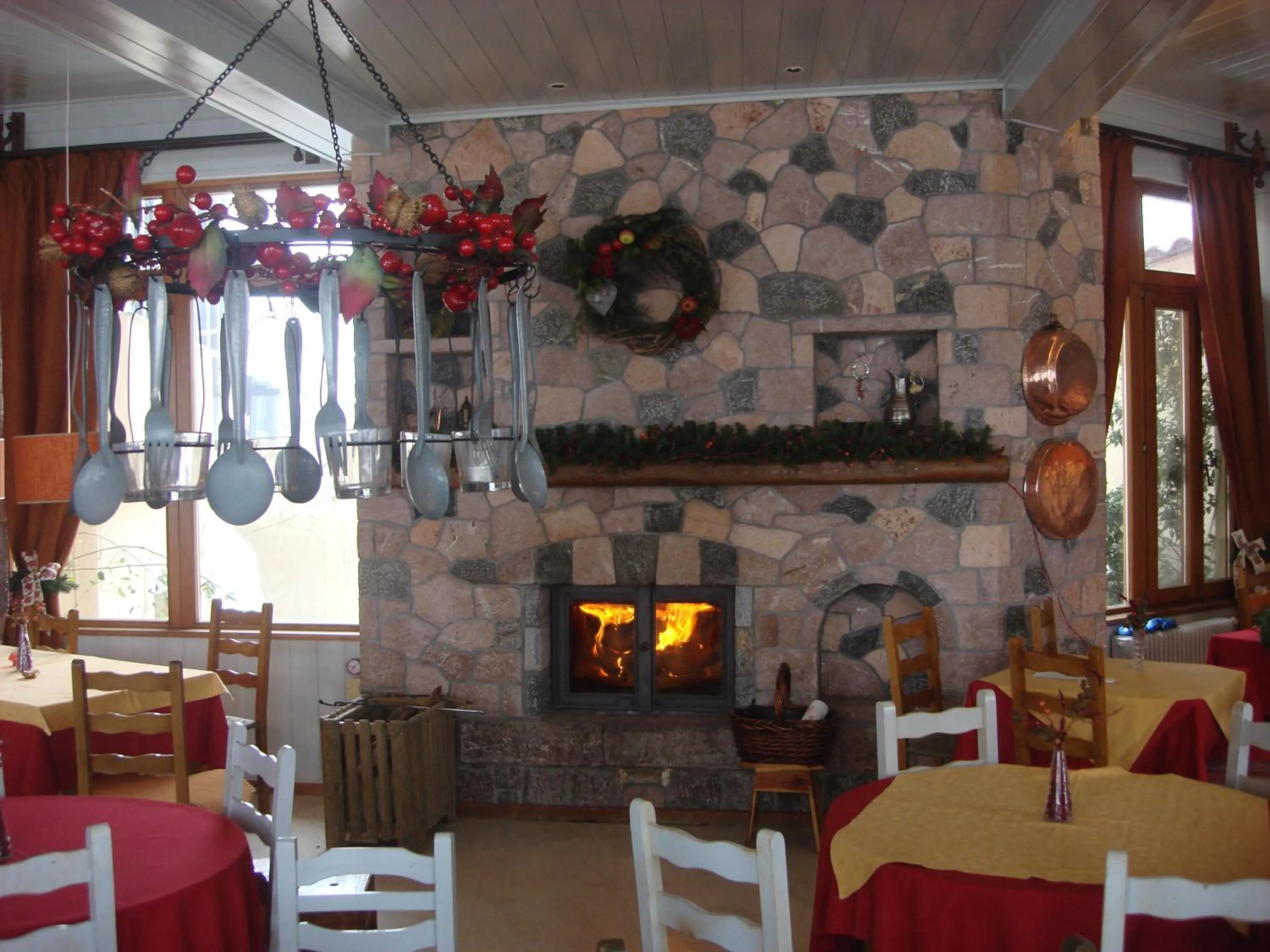 Restaurant/places to eat in To Balkoni tis Agorianis