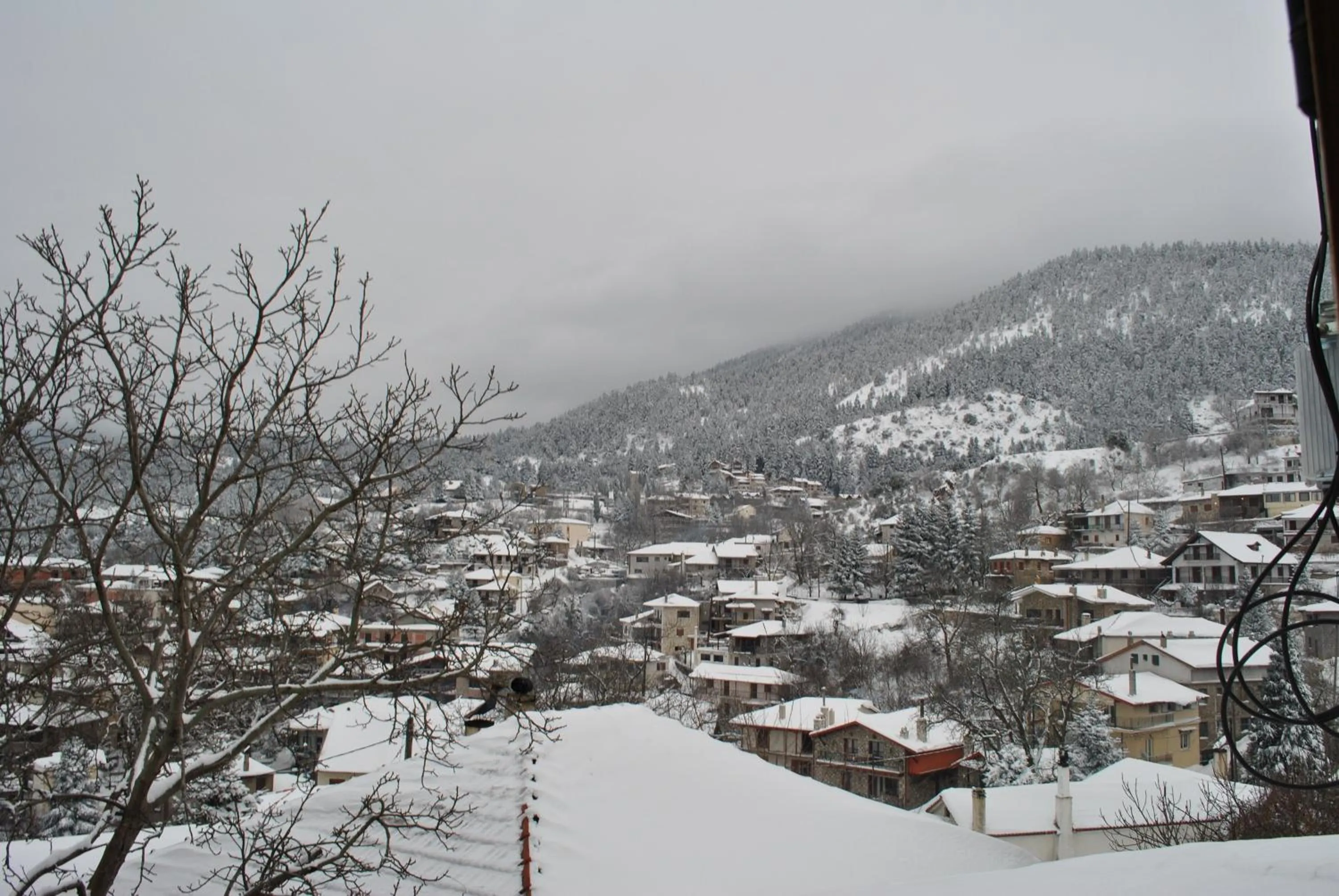 Mountain view in To Balkoni tis Agorianis