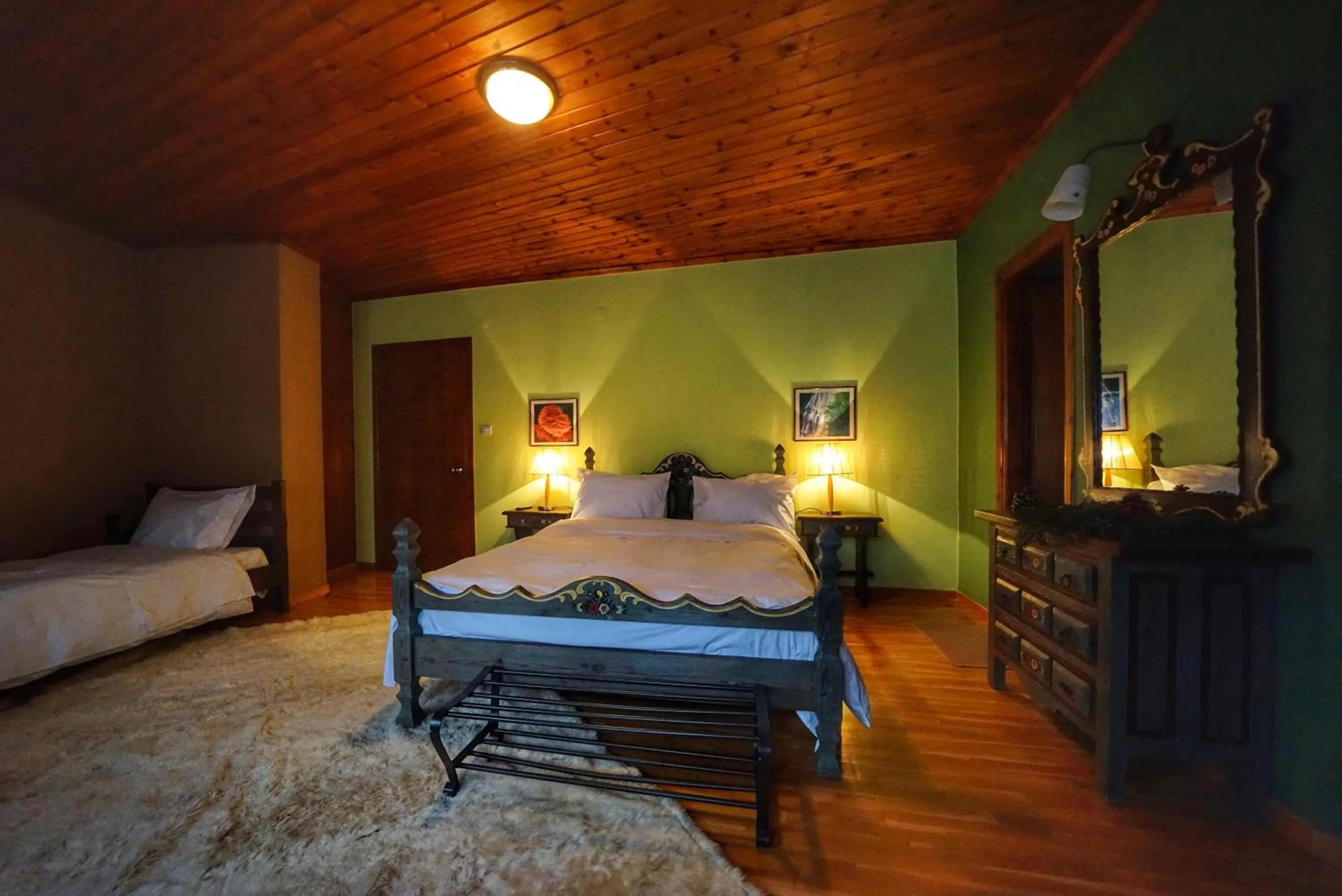 Bed in To Balkoni tis Agorianis