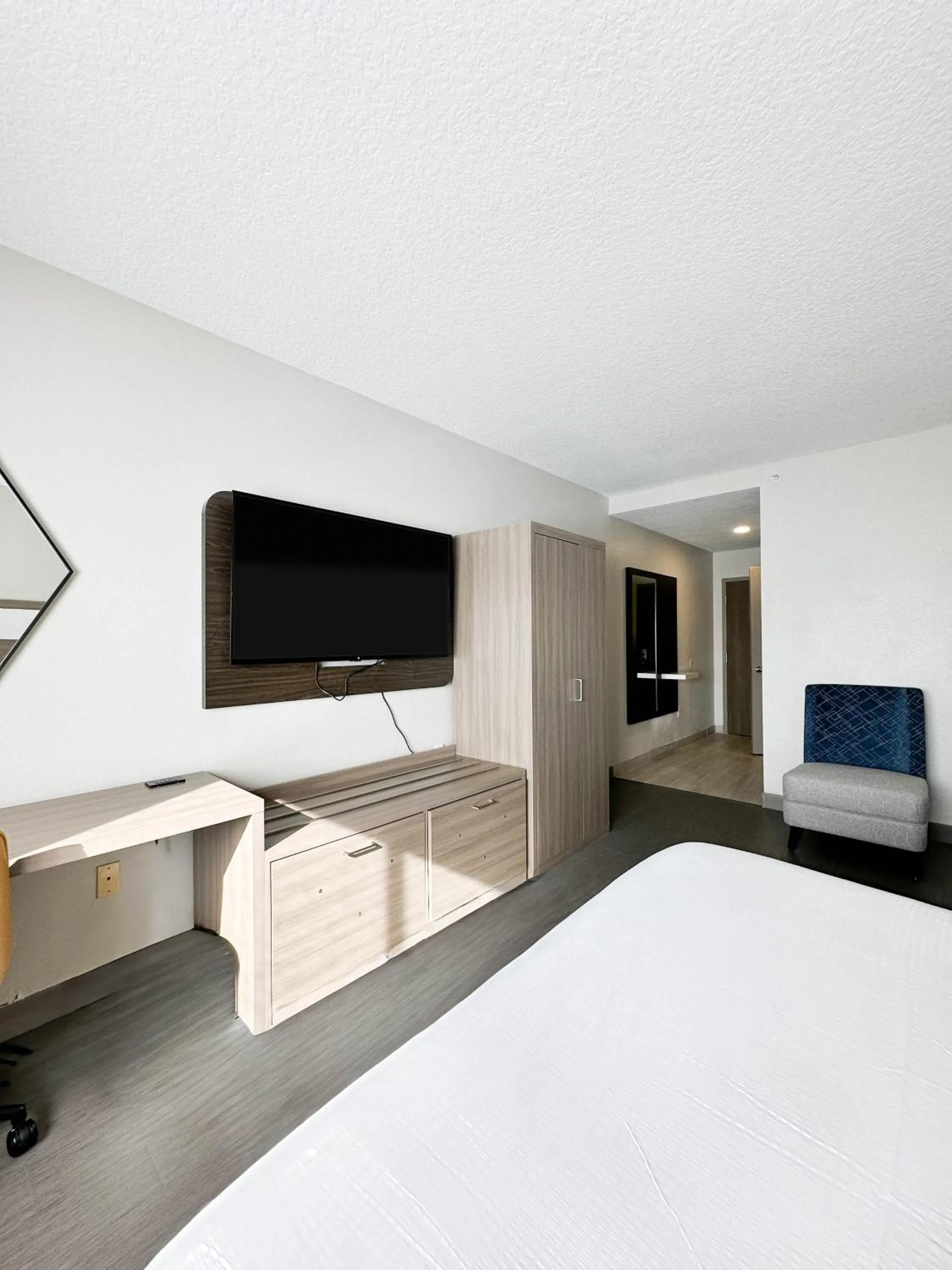 Bed in Holiday Inn Express & Suites Clermont SE - West Orlando by IHG
