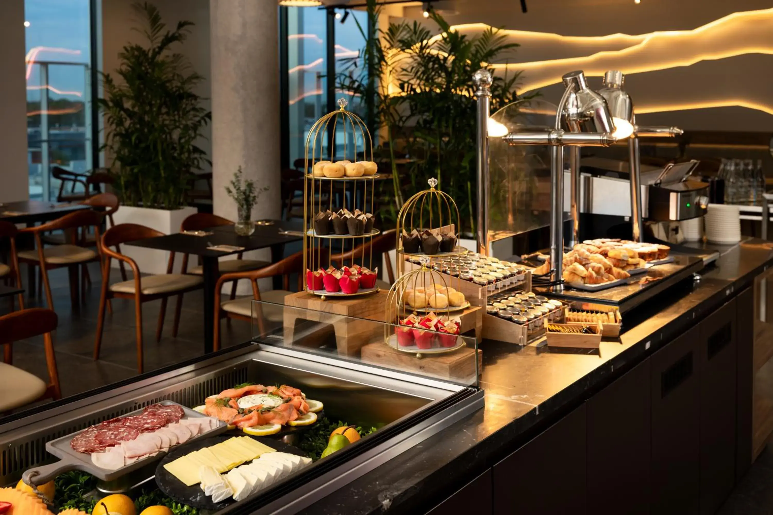 Restaurant/places to eat in Crowne Plaza Adelaide Mawson Lakes by IHG Restaurant/places to eat in Crowne Plaza Adelaide Mawson Lakes by IHG