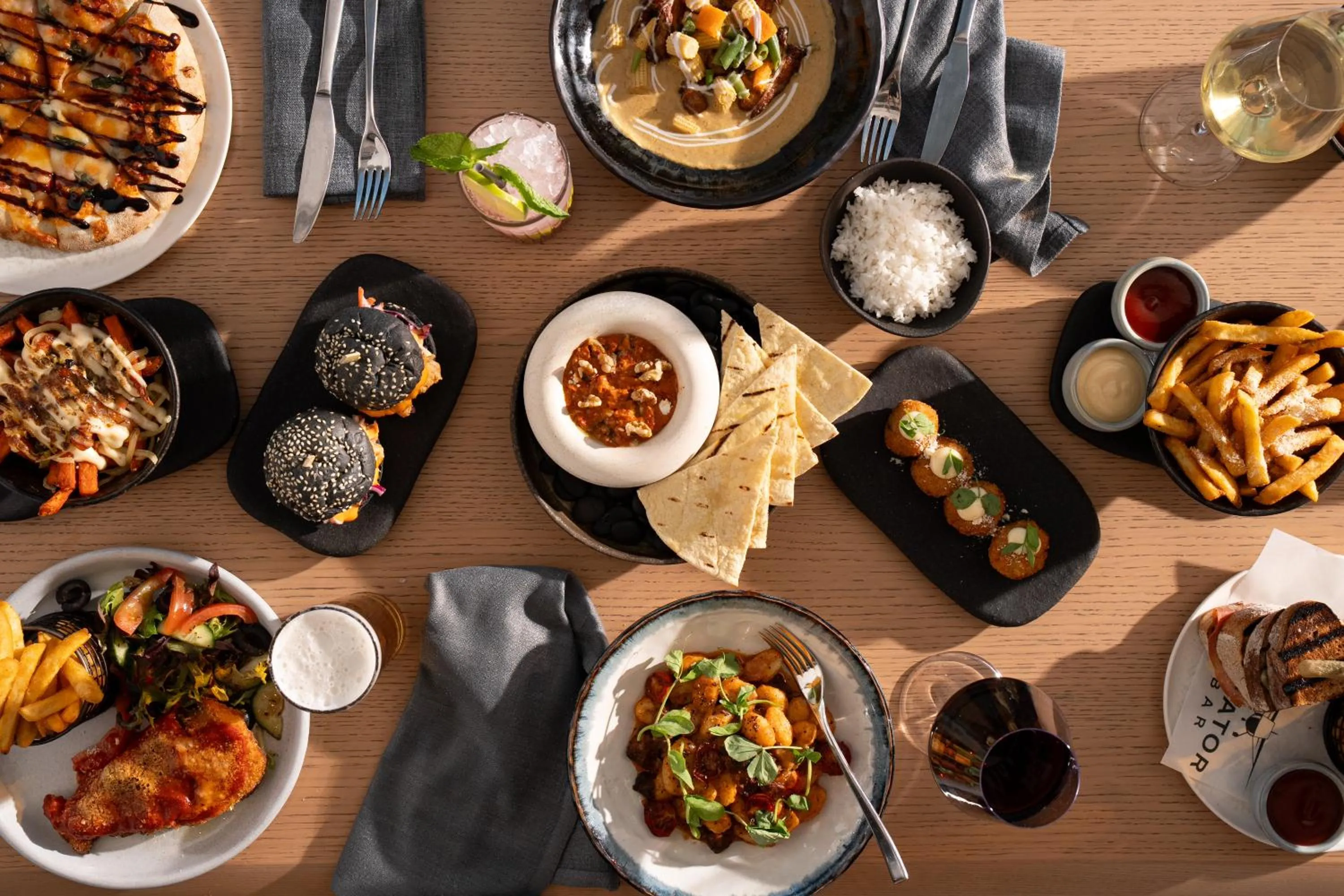 Restaurant/places to eat in Crowne Plaza Adelaide Mawson Lakes by IHG