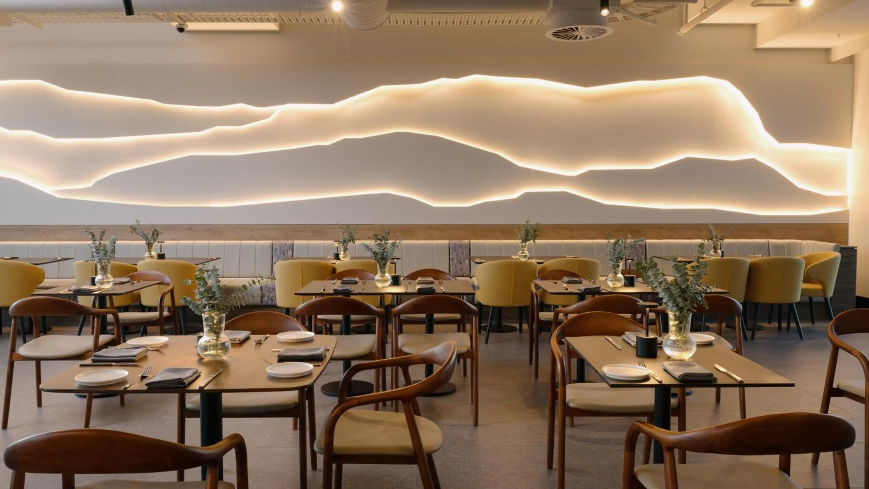 Restaurant/places to eat in Crowne Plaza Adelaide Mawson Lakes by IHG