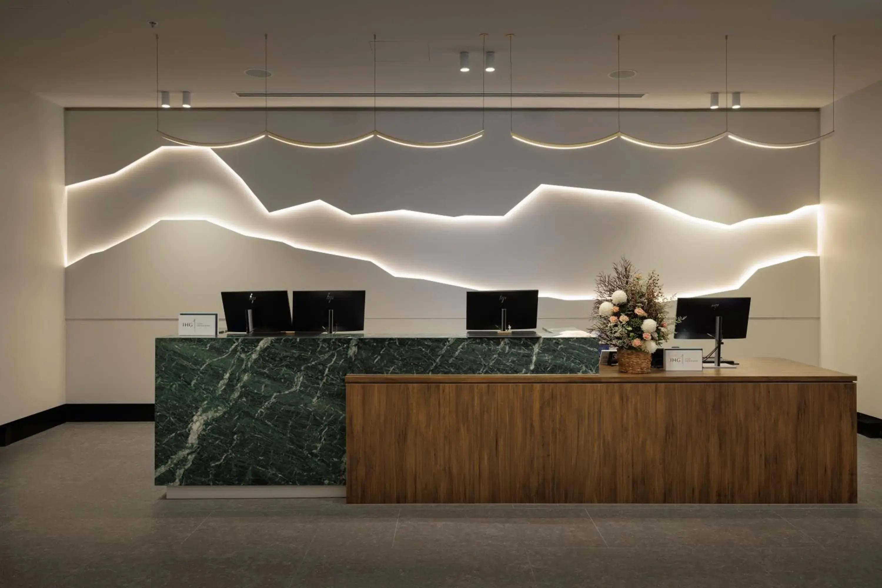 Lobby or reception in Crowne Plaza Adelaide Mawson Lakes by IHG Lobby or reception in Crowne Plaza Adelaide Mawson Lakes by IHG