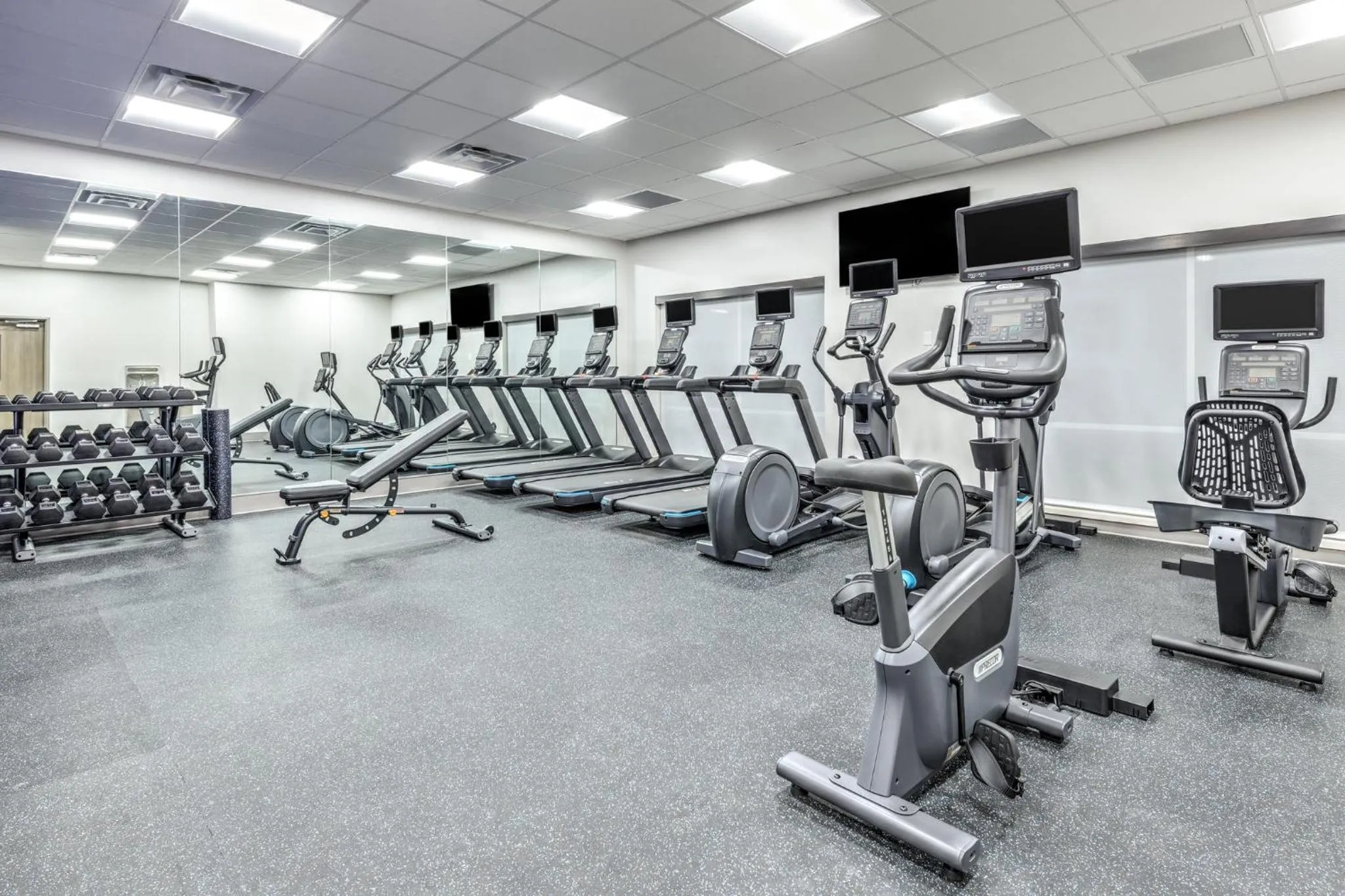 Fitness centre/facilities in Holiday Inn Express & Suites Austin Airport East by IHG