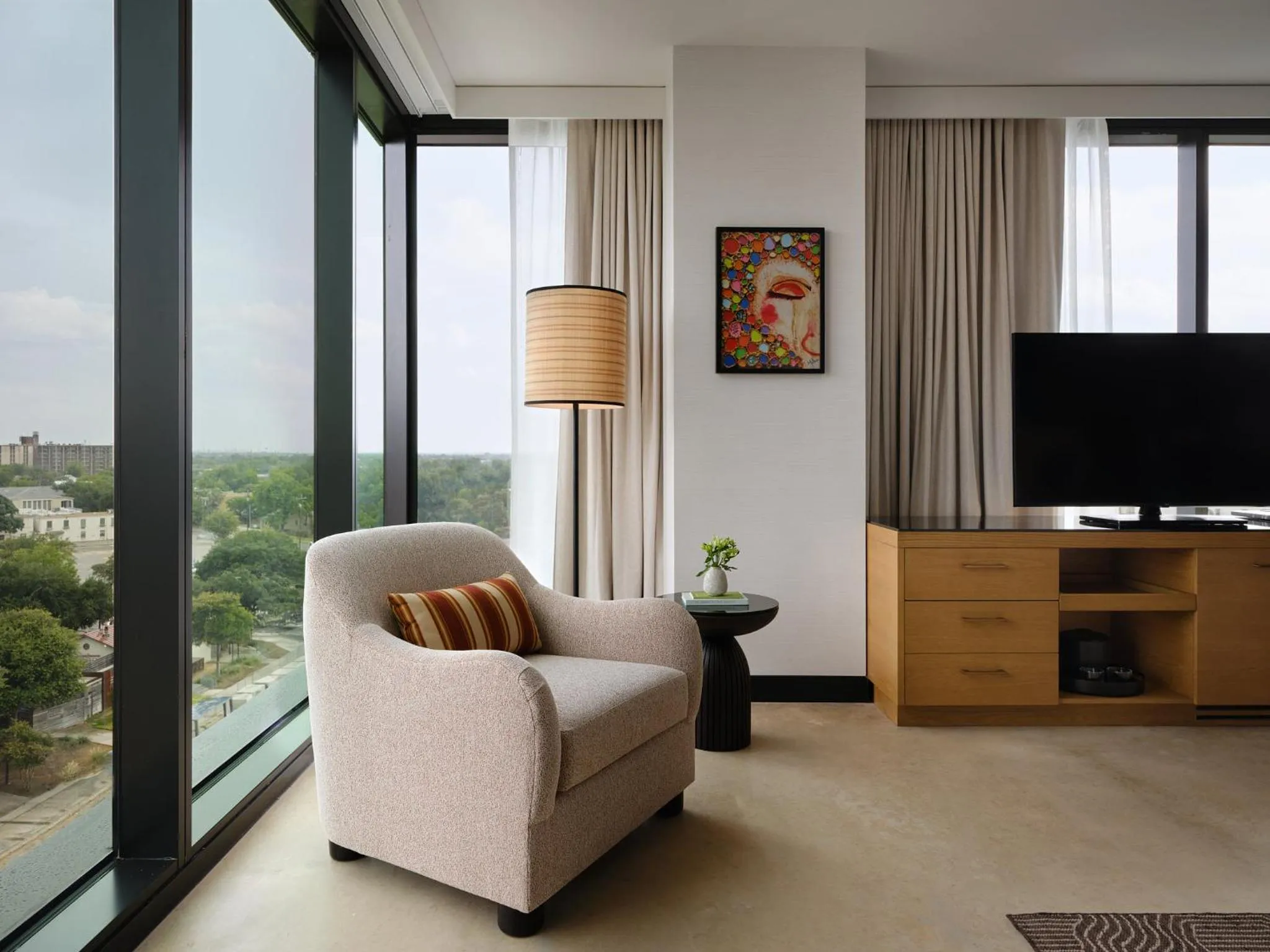 Photo of the whole room in Kimpton Santo San Antonio - Riverwalk by IHG