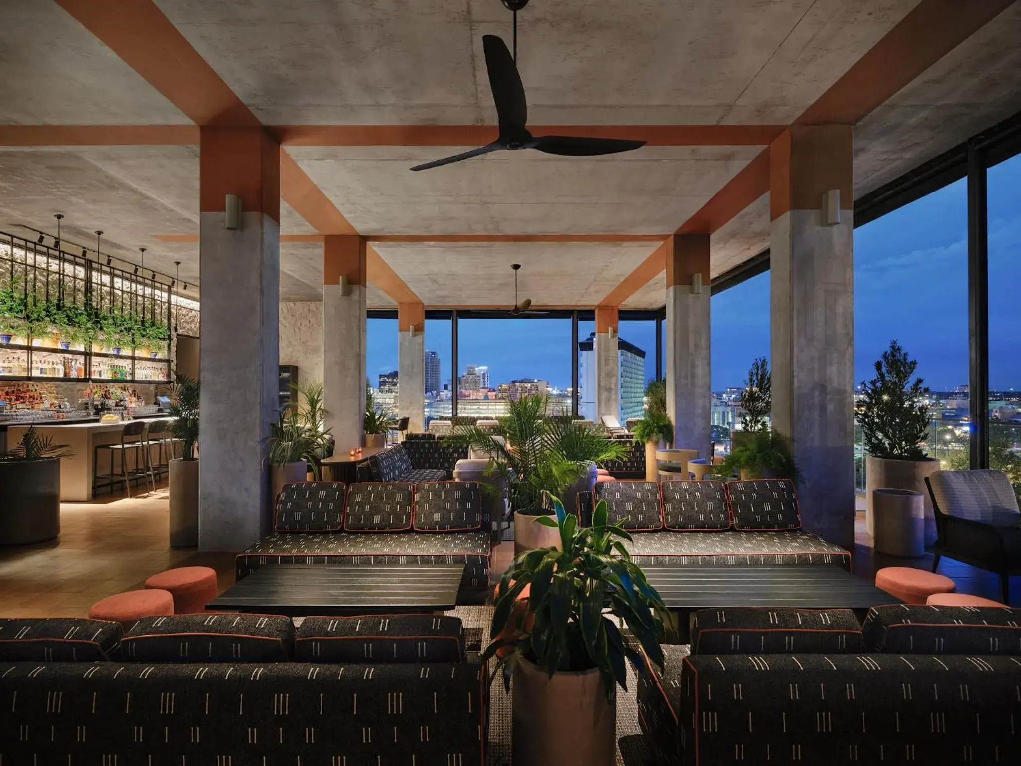 Lounge or bar in Kimpton Santo San Antonio - Riverwalk by IHG Lounge or bar in Kimpton Santo San Antonio - Riverwalk by IHG