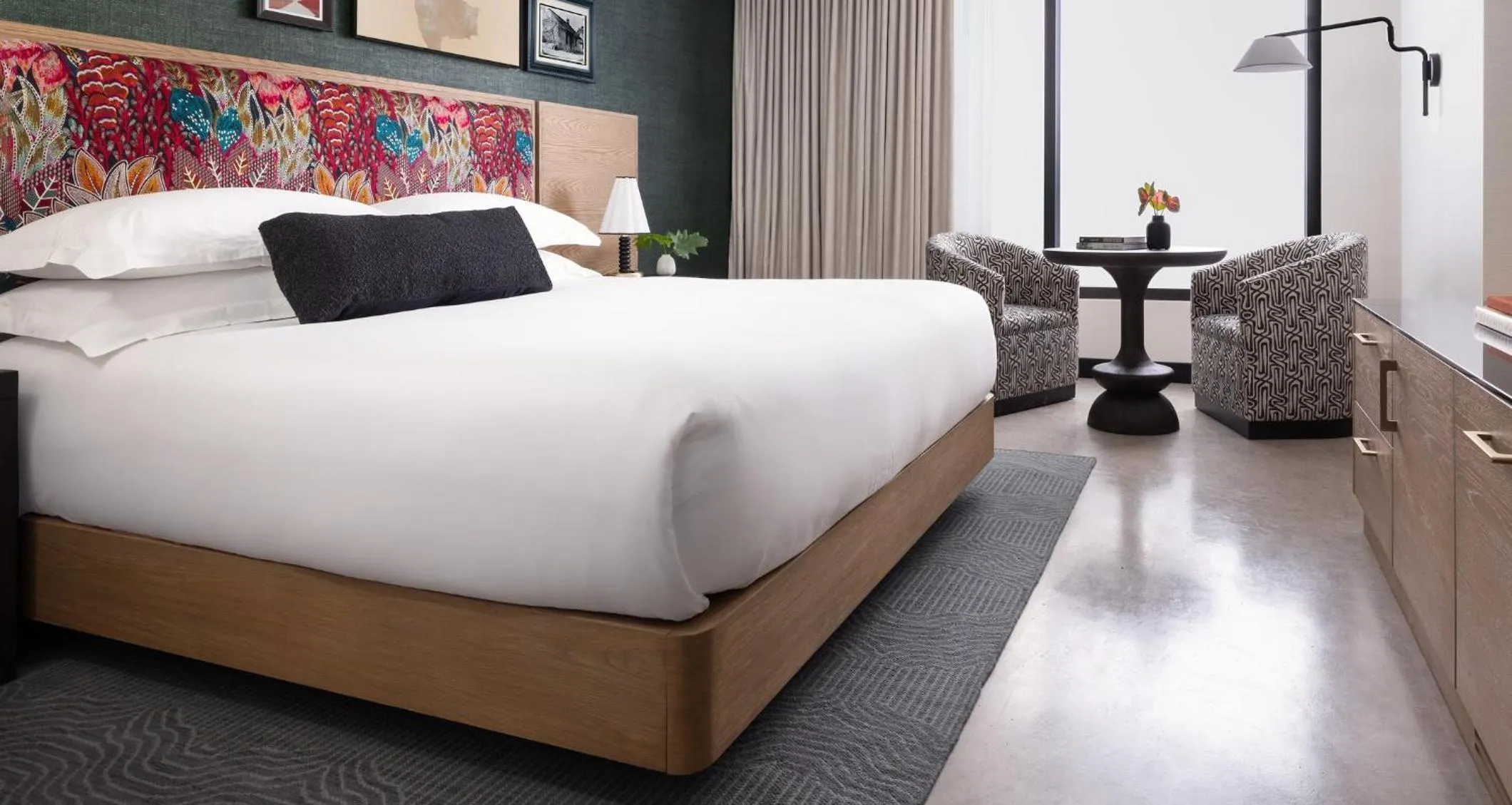 Photo of the whole room, Bed in Kimpton Santo San Antonio - Riverwalk by IHG