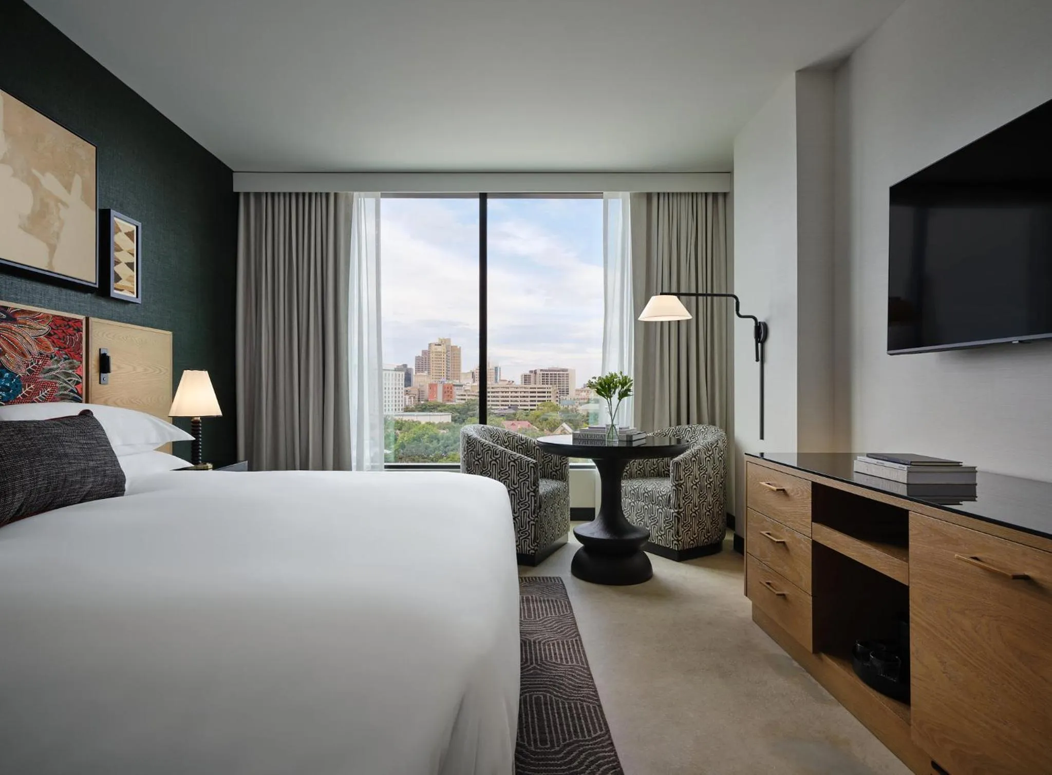 Photo of the whole room, Bed in Kimpton Santo San Antonio - Riverwalk by IHG
