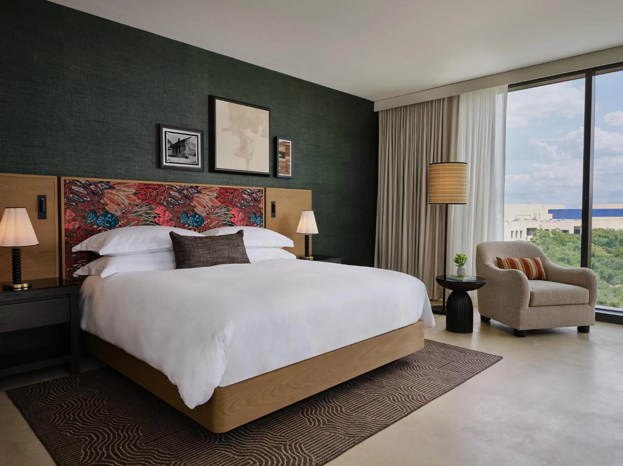 Photo of the whole room, Bed in Kimpton Santo San Antonio - Riverwalk by IHG