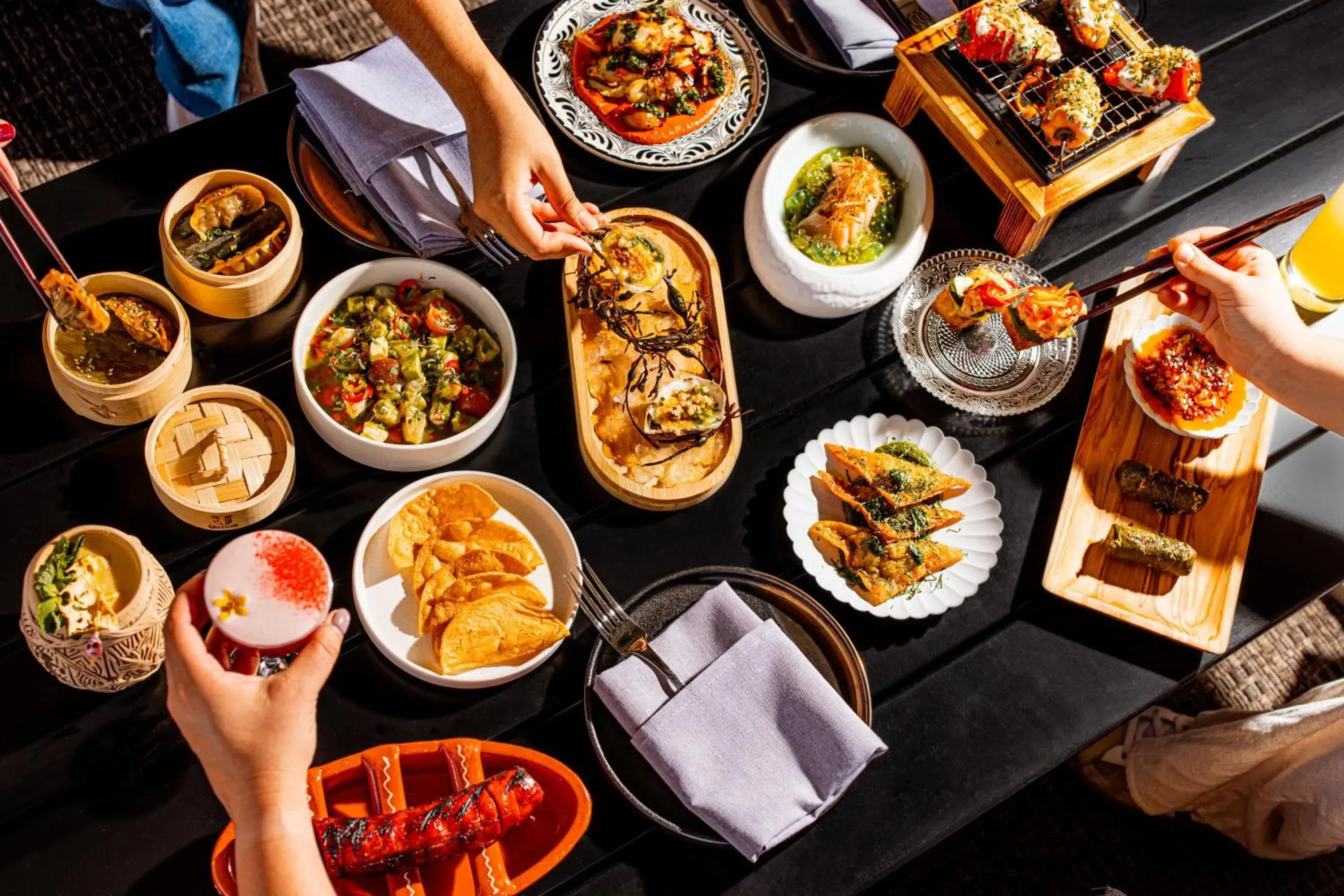 Lounge or bar in Kimpton Santo San Antonio - Riverwalk by IHG Lounge or bar in Kimpton Santo San Antonio - Riverwalk by IHG