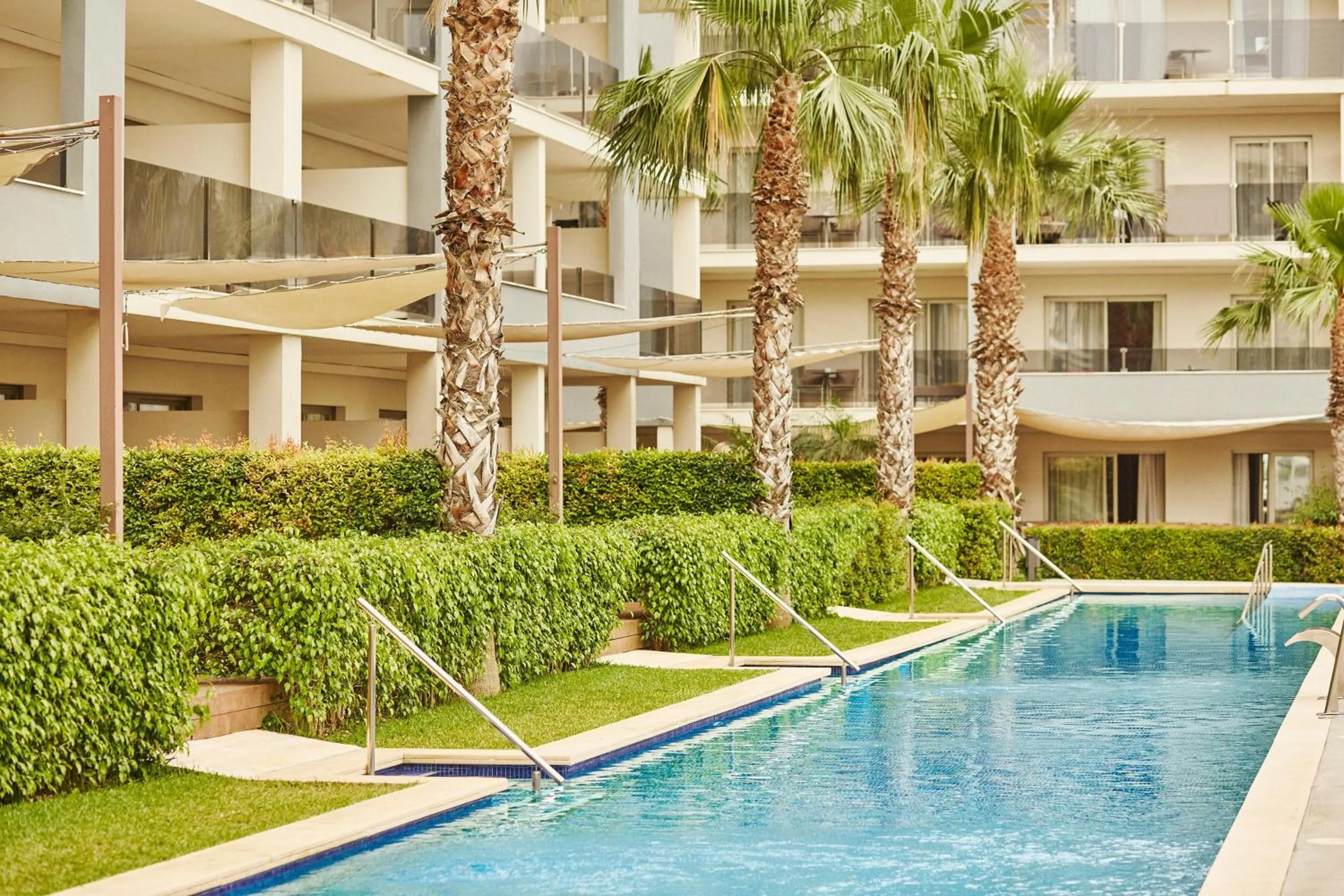 Swimming pool in Zafiro Palace Alcudia