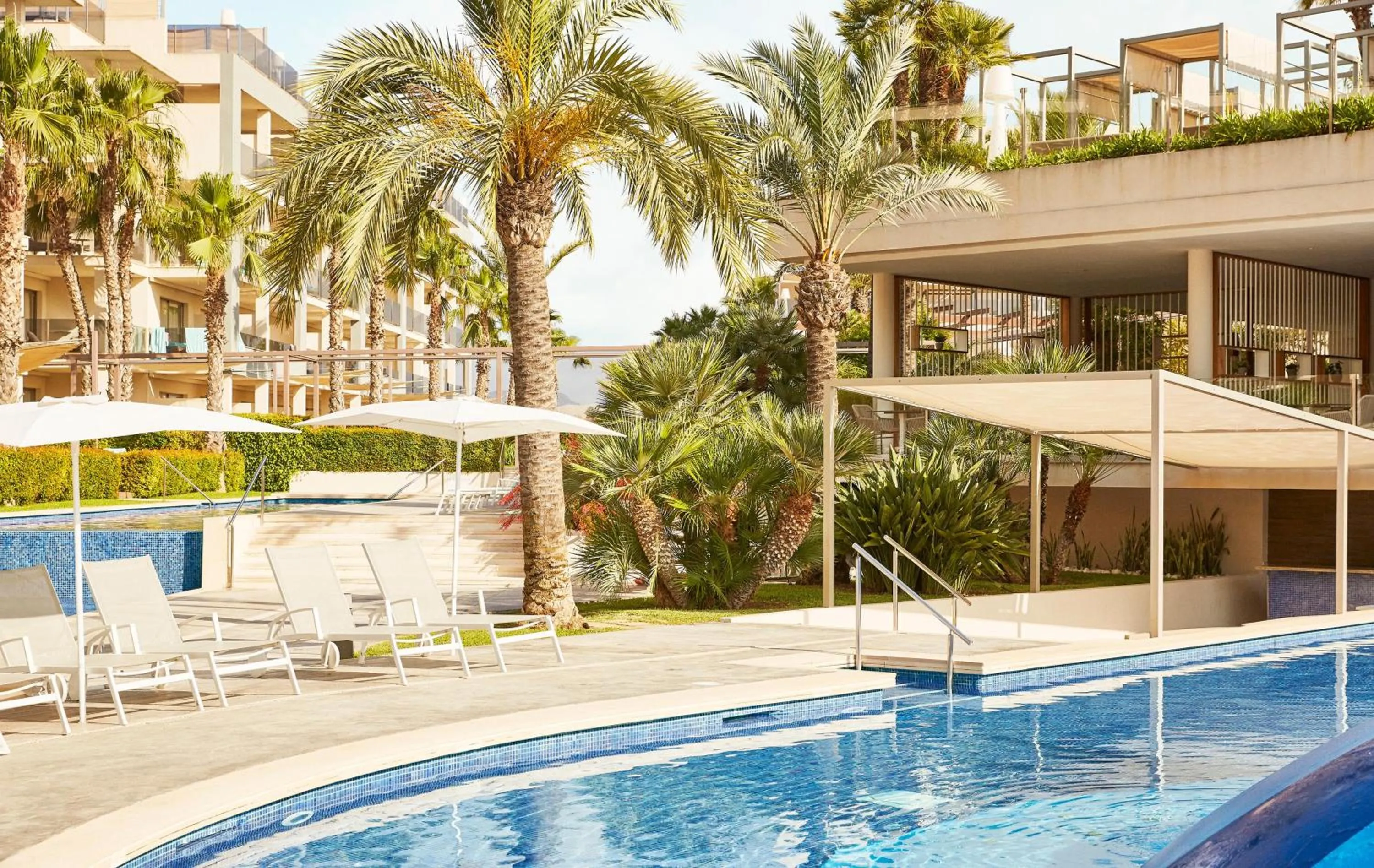 Swimming pool in Zafiro Palace Alcudia