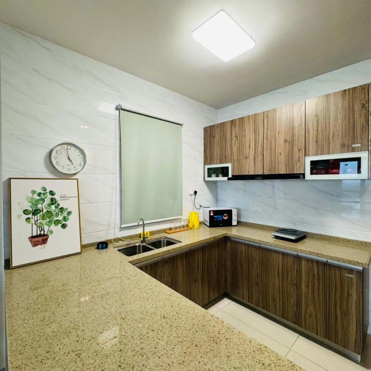 Seaview 2B1R 5pax Condo Forest City 1G-1608