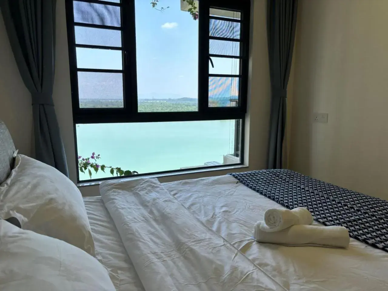 Bed in Seaview 2B1R 5pax Condo Forest City 1G-1608 Bed in Seaview 2B1R 5pax Condo Forest City 1G-1608