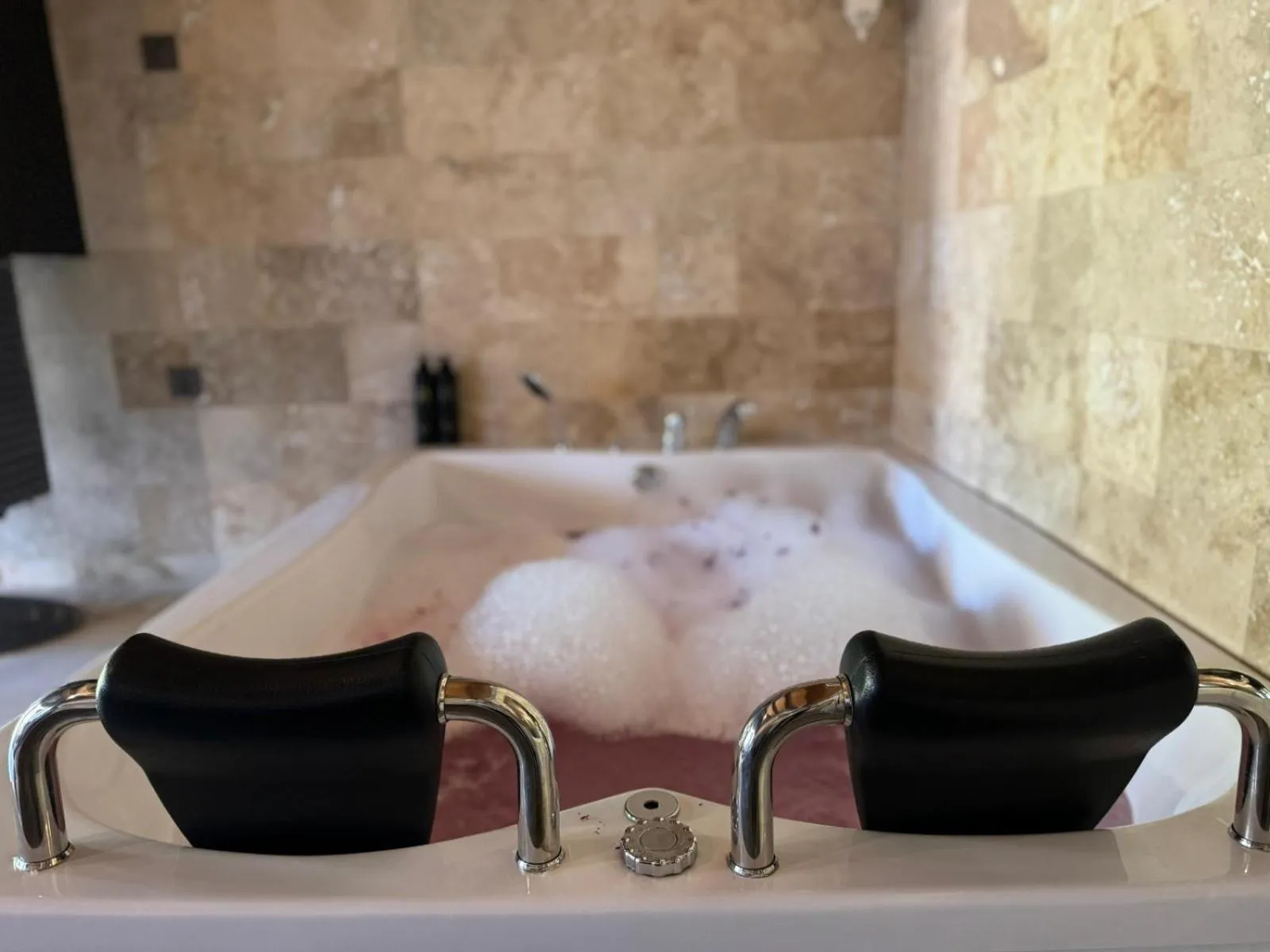 Hot Tub in 216 North Hotel