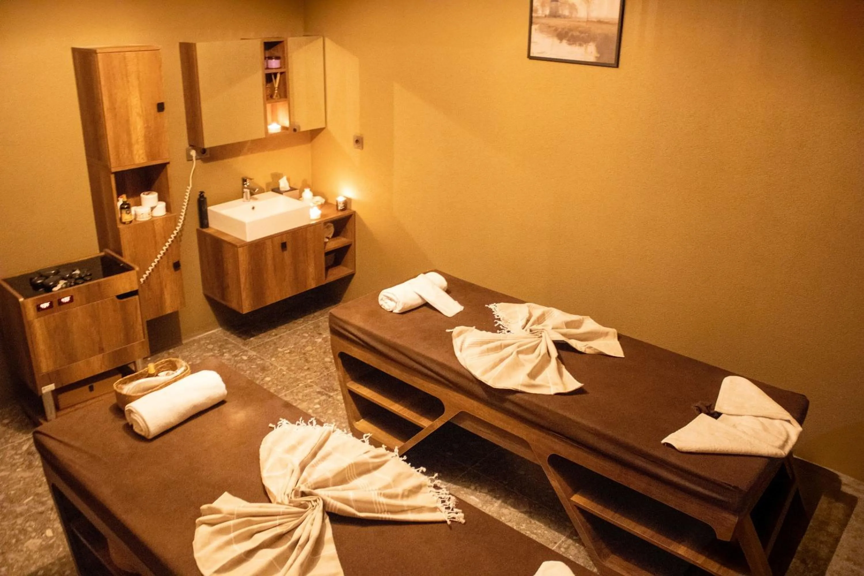 Sauna, Bed in 216 North Hotel