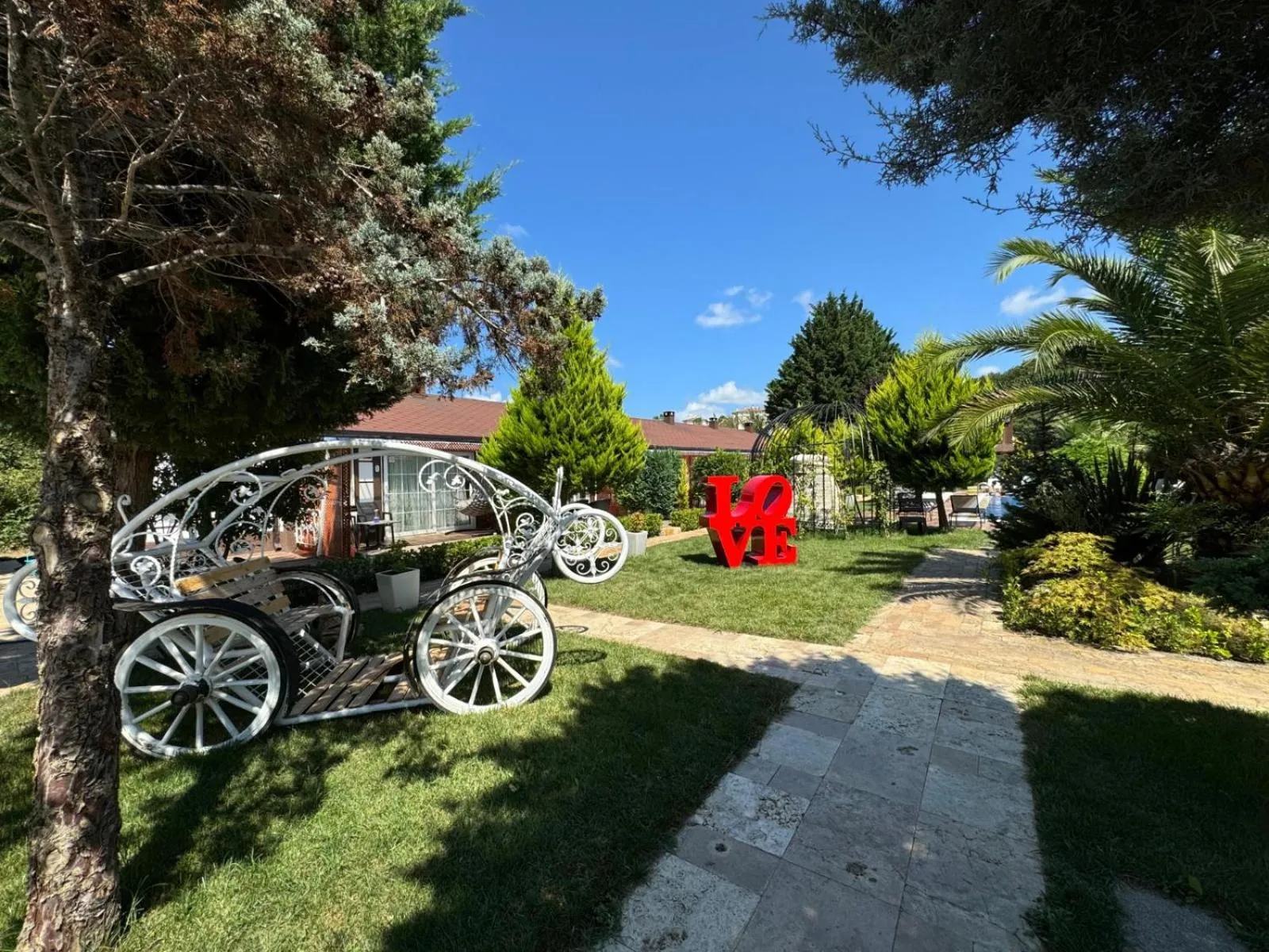 Spring in 216 North Hotel