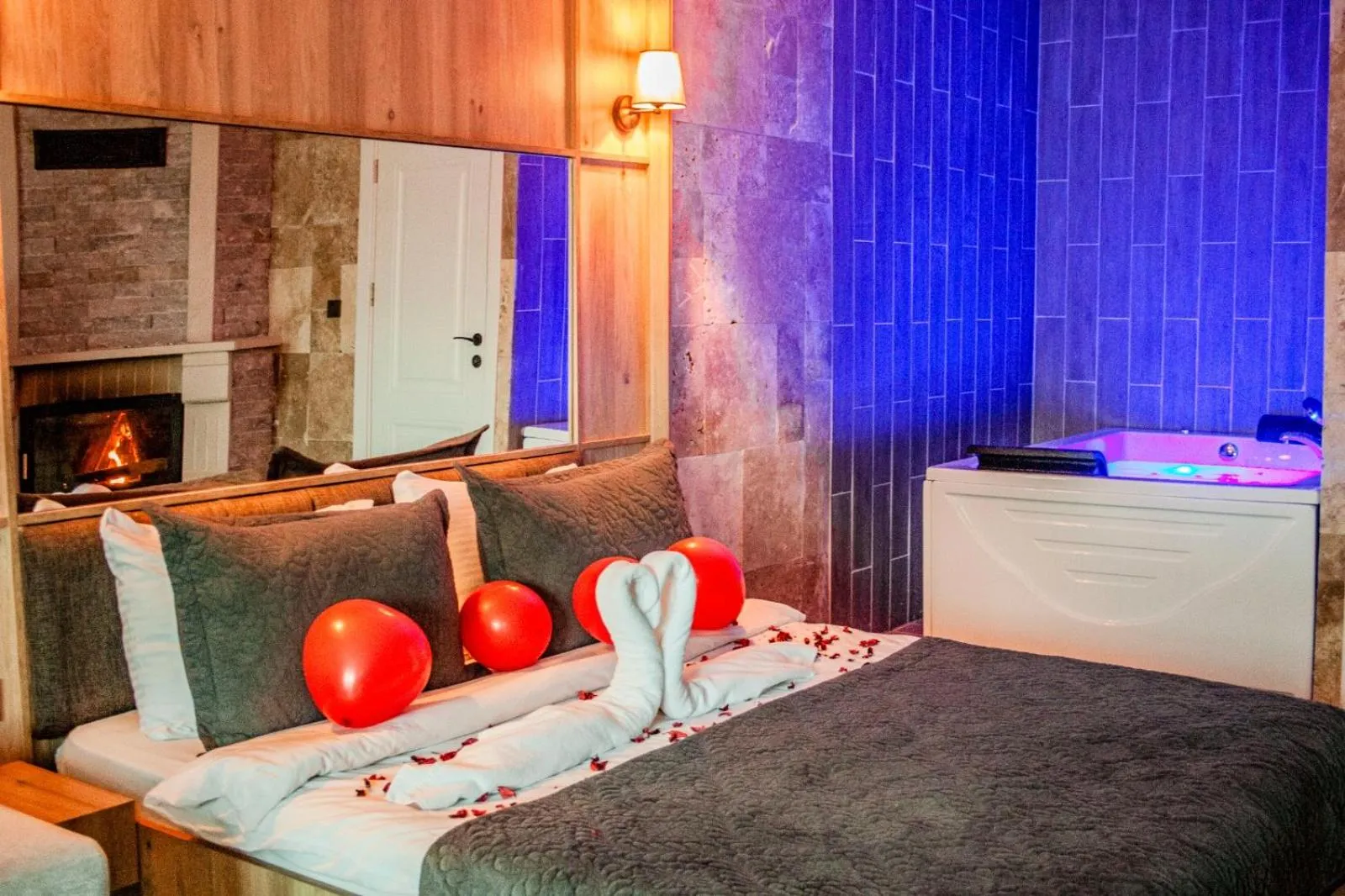 Bed in 216 North Hotel