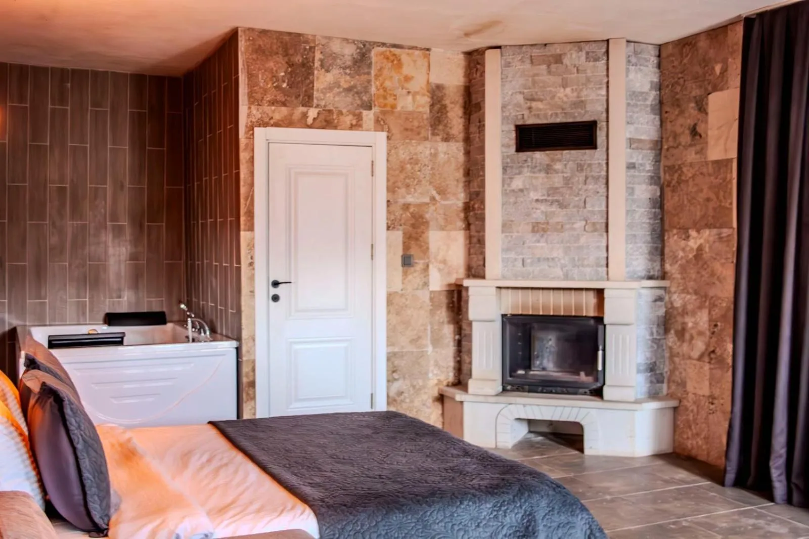 Bed in 216 North Hotel