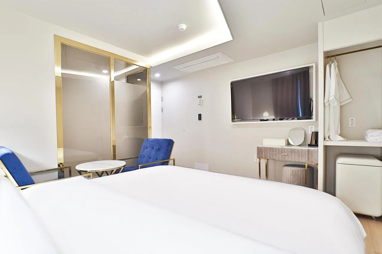 Bedroom, Bed in Den Basta Hotel Hadan