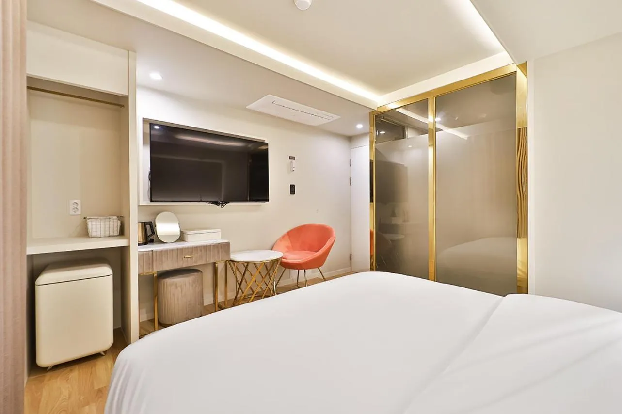 Bedroom, Bed in Den Basta Hotel Hadan