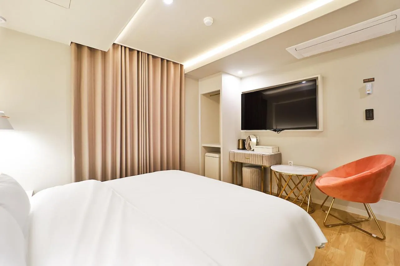 Bedroom, Bed in Den Basta Hotel Hadan