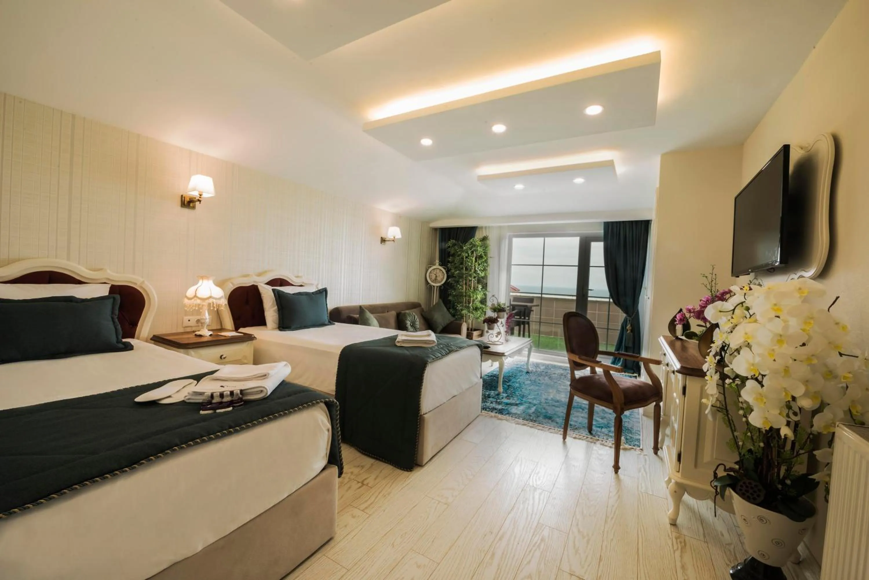 Communal lounge/ TV room, Bed in Anatolia Hotel Airport