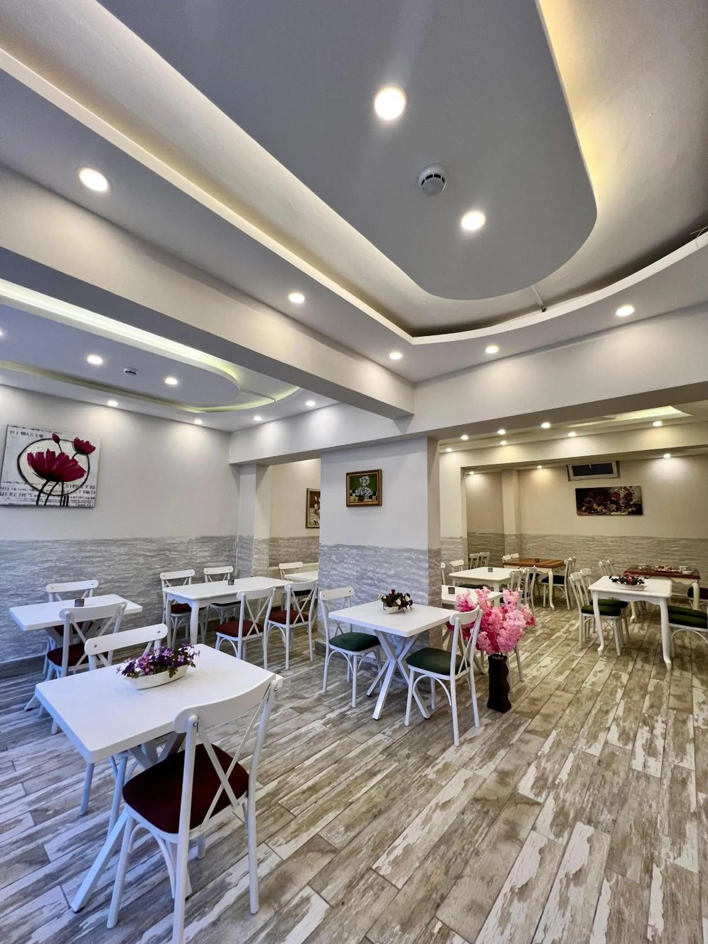 Restaurant/places to eat in Anatolia Hotel Airport